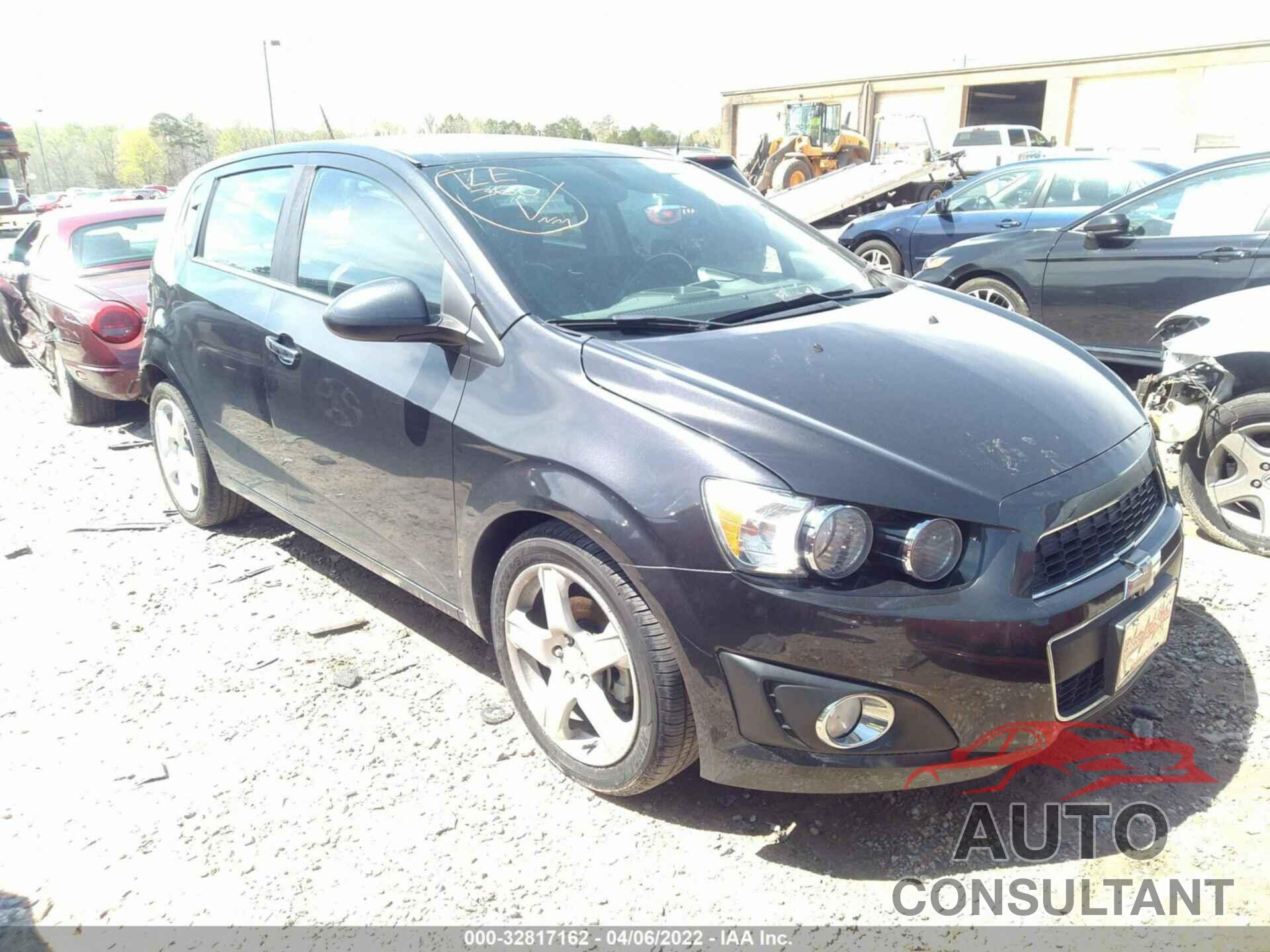 CHEVROLET SONIC 2016 - 1G1JE6SBXG4136185