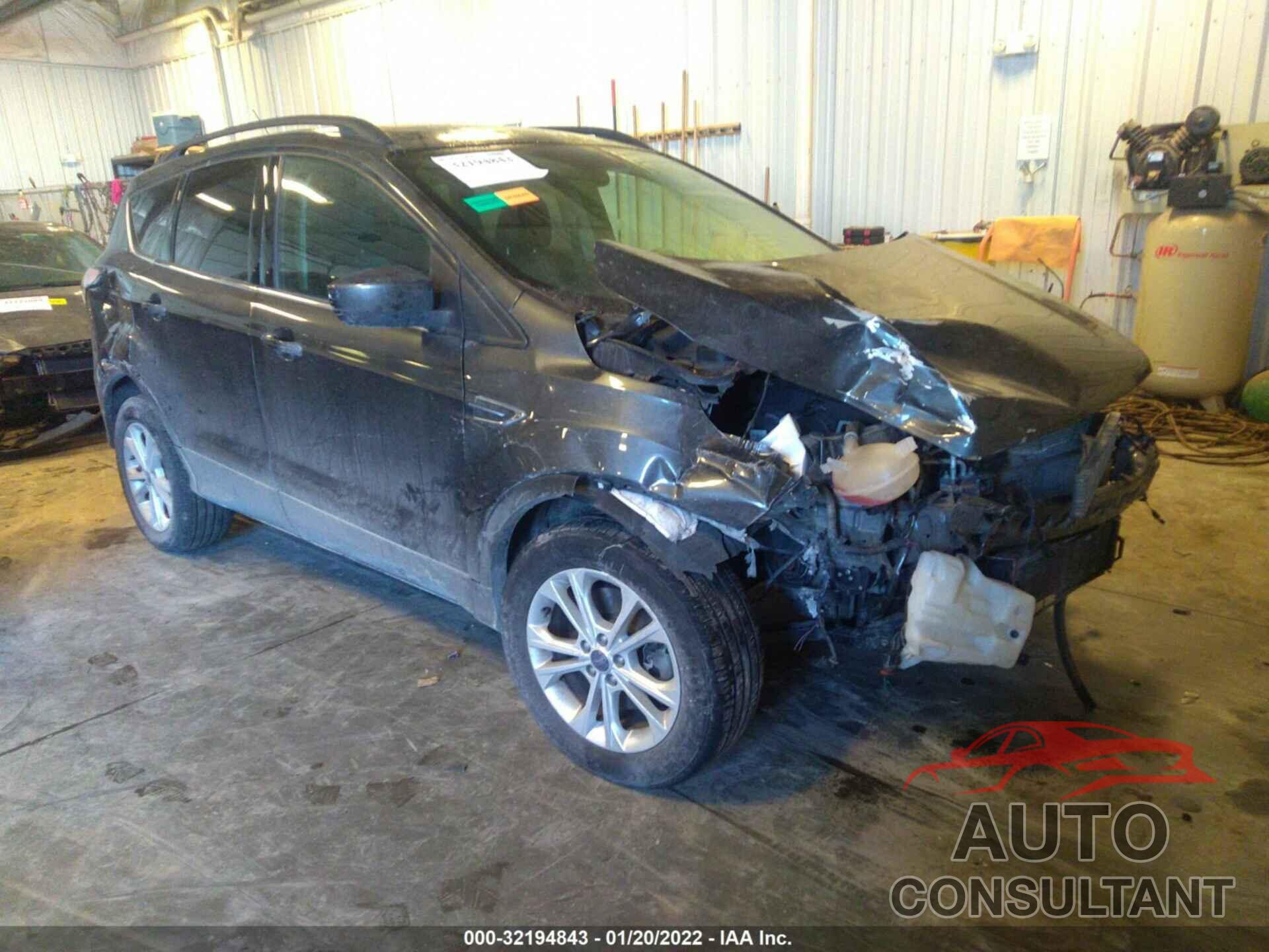 FORD ESCAPE 2017 - 1FMCU9GD4HUD95363