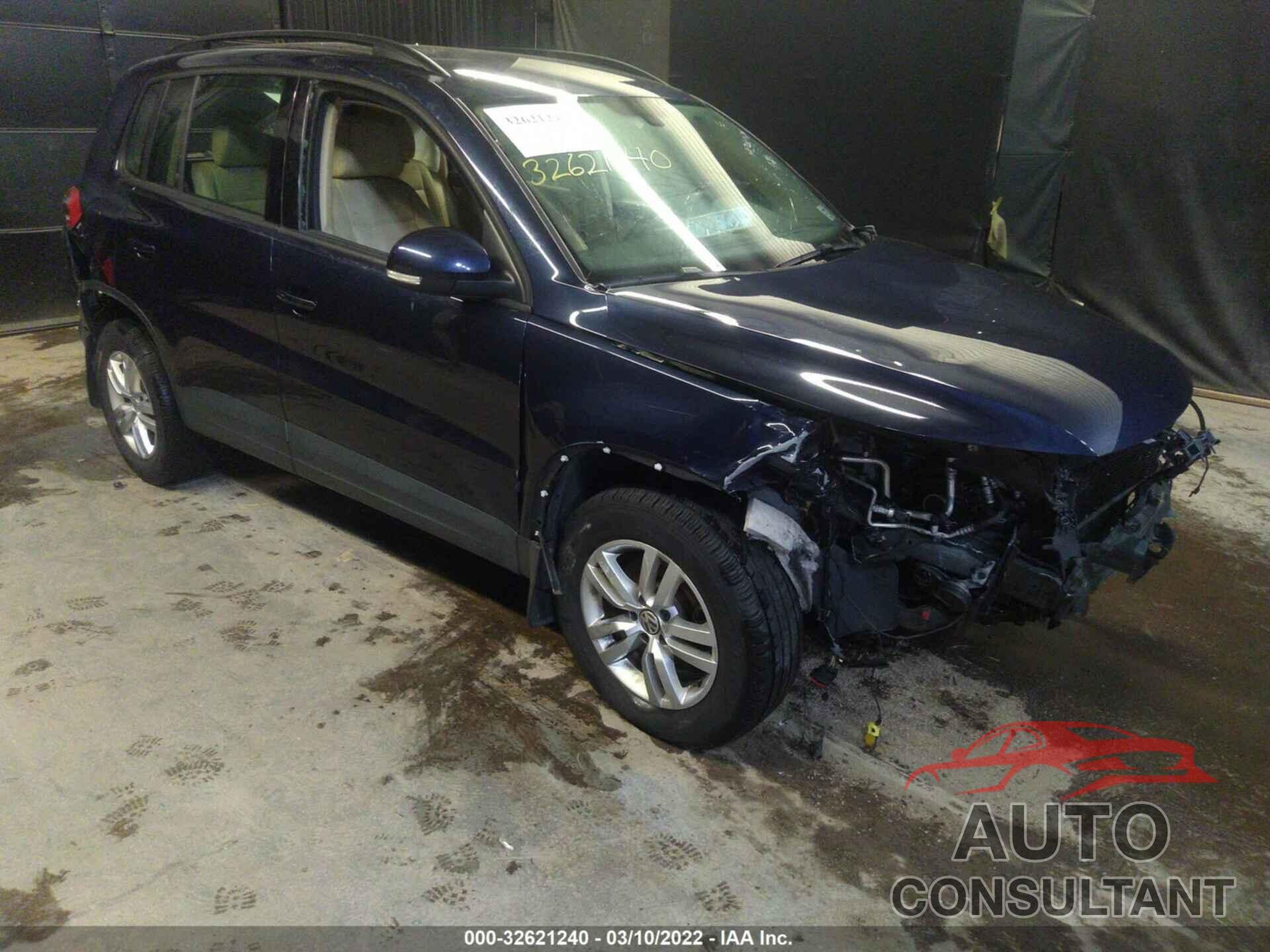 VOLKSWAGEN TIGUAN 2016 - WVGBV7AX4GW560671