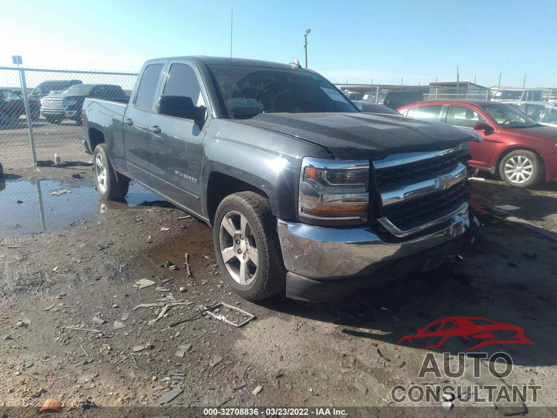 CHEVROLET SILVERADO 1500 2017 - 1GCRCREC4HZ156605