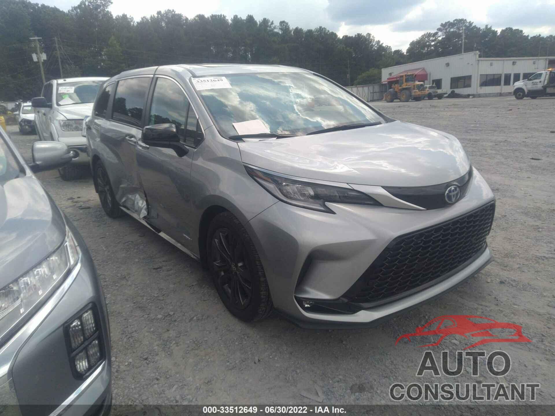 TOYOTA SIENNA 2021 - 5TDXRKEC8MS012211