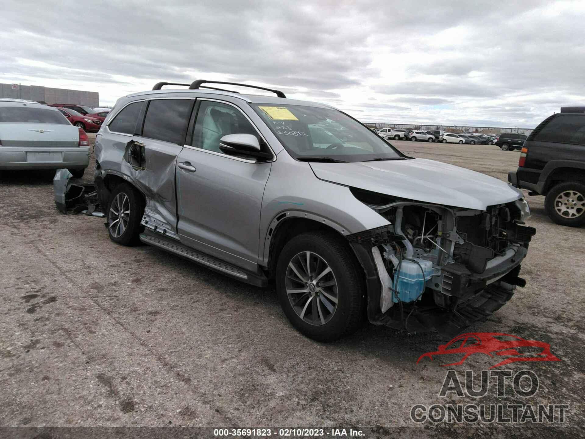 TOYOTA HIGHLANDER 2017 - 5TDKZRFH5HS512071
