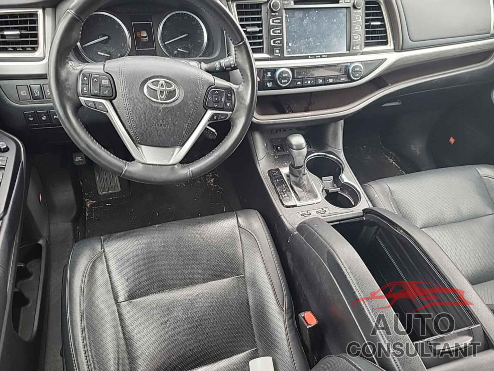 TOYOTA HIGHLANDER 2019 - 5TDDZRFH4KS720555