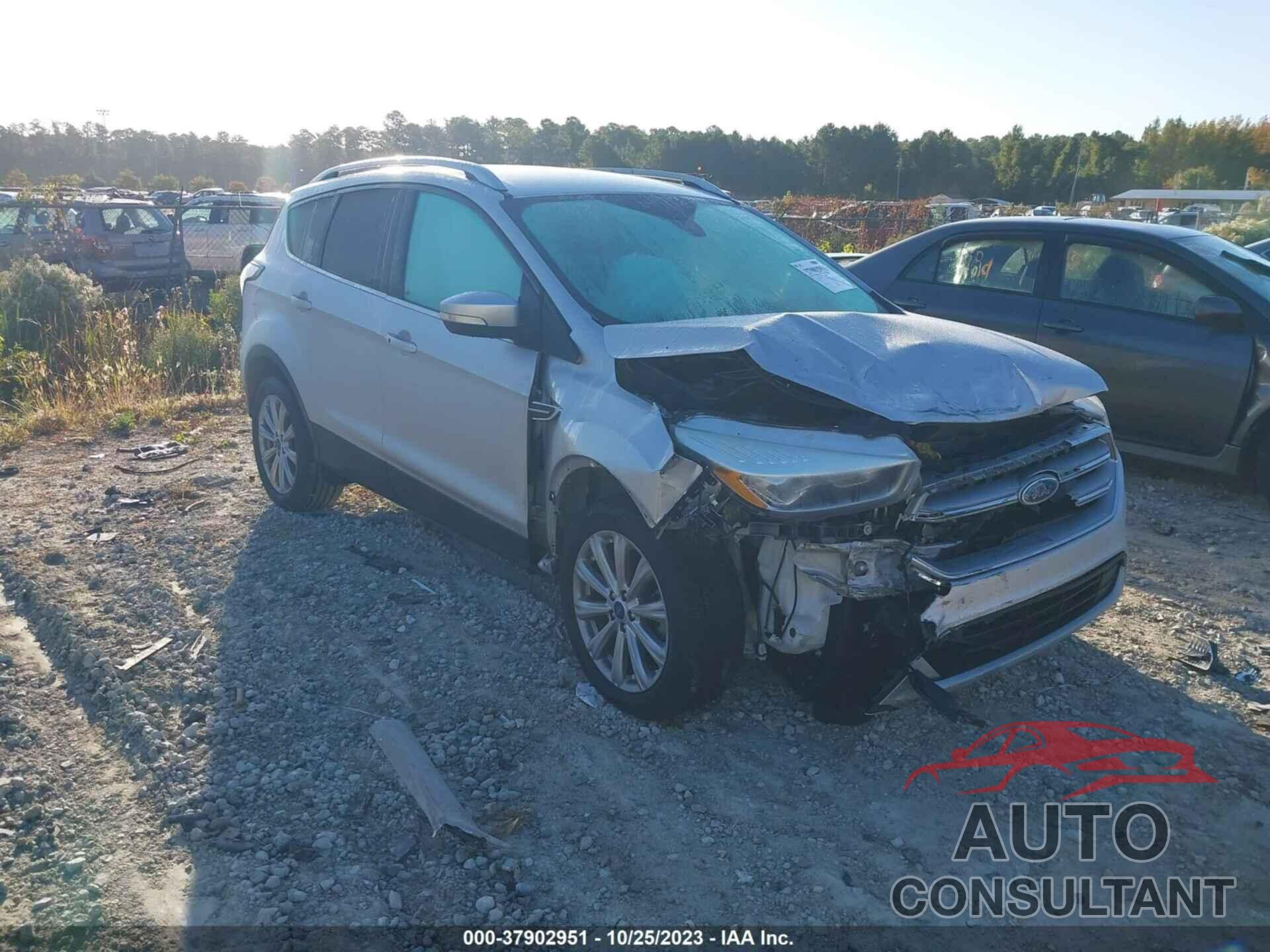 FORD ESCAPE 2017 - 1FMCU0JD5HUE01286