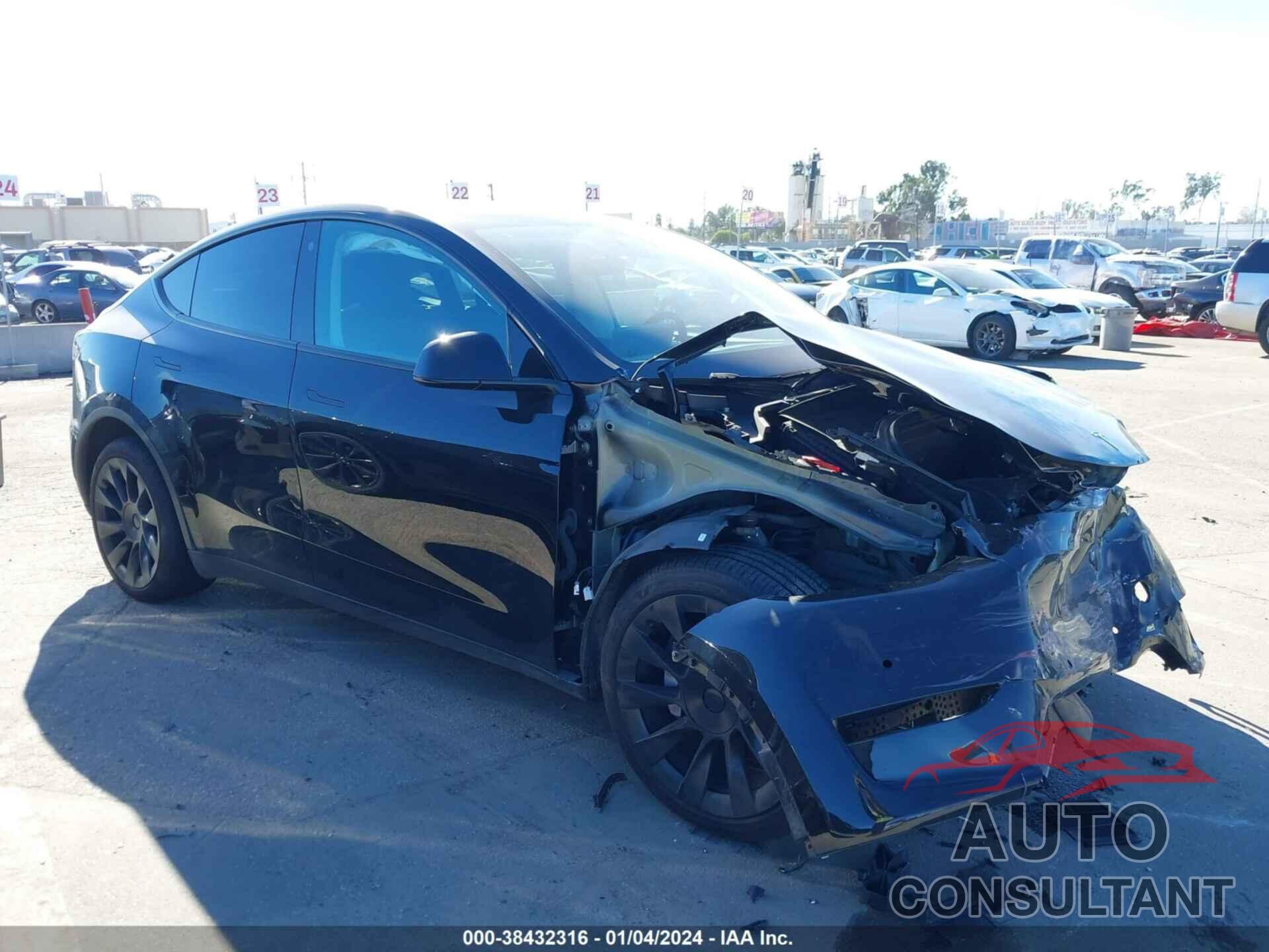 TESLA MODEL Y 2022 - 7SAYGDEE5NF350200