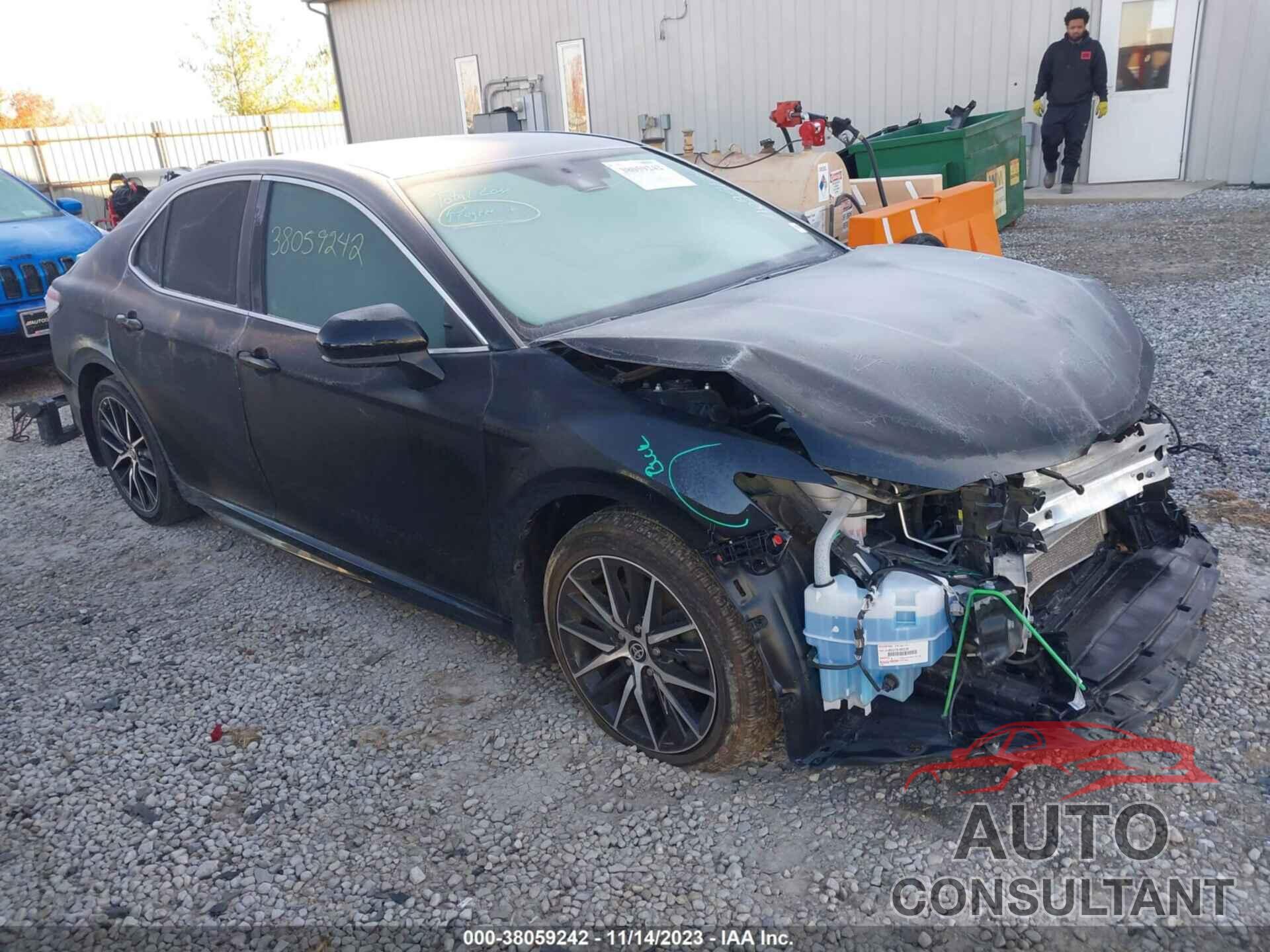TOYOTA CAMRY 2021 - 4T1G11AK0MU409417
