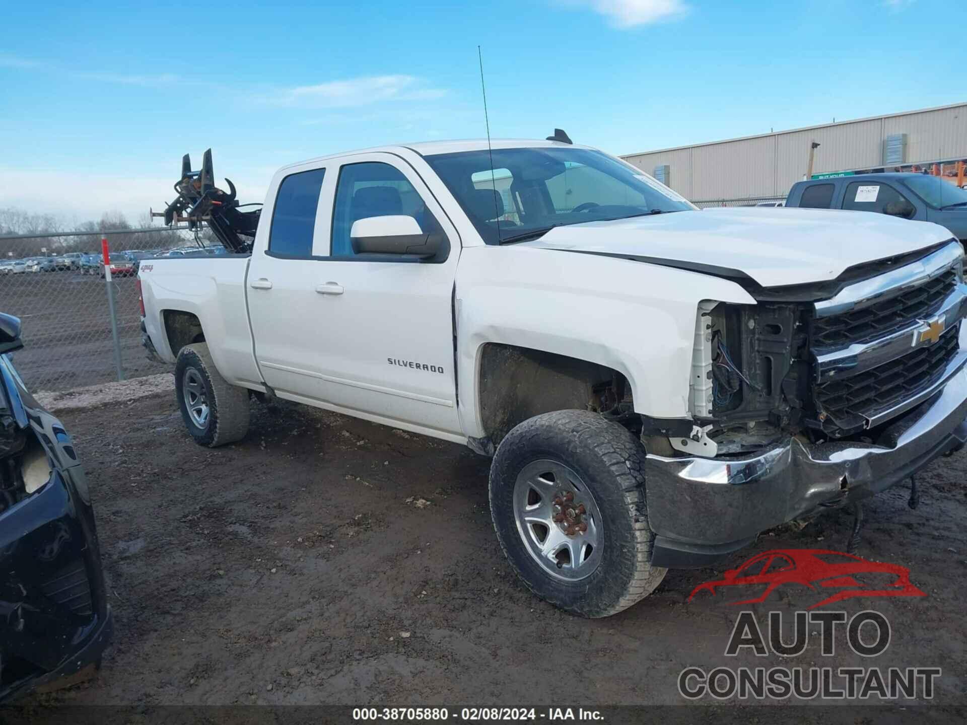 CHEVROLET SILVERADO 1500 2018 - 1GCVKREC6JZ362676