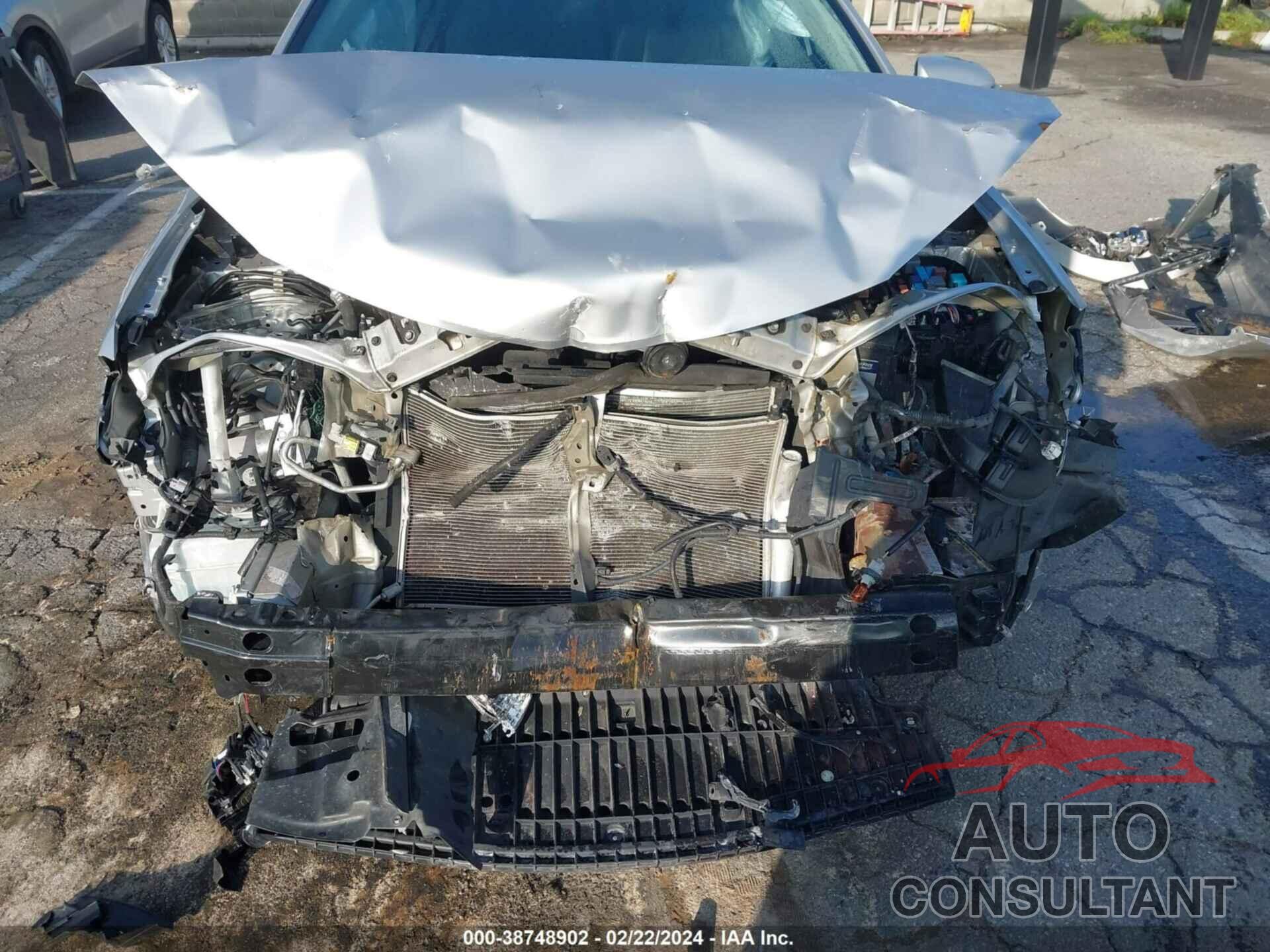 TOYOTA COROLLA 2017 - 5YFBURHE2HP594884