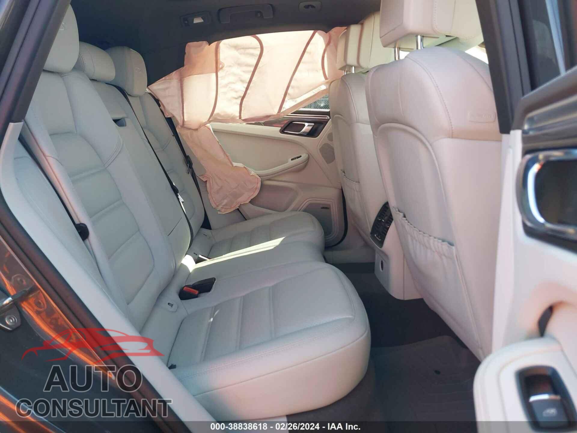 PORSCHE MACAN 2017 - WP1AG2A52HLB55891