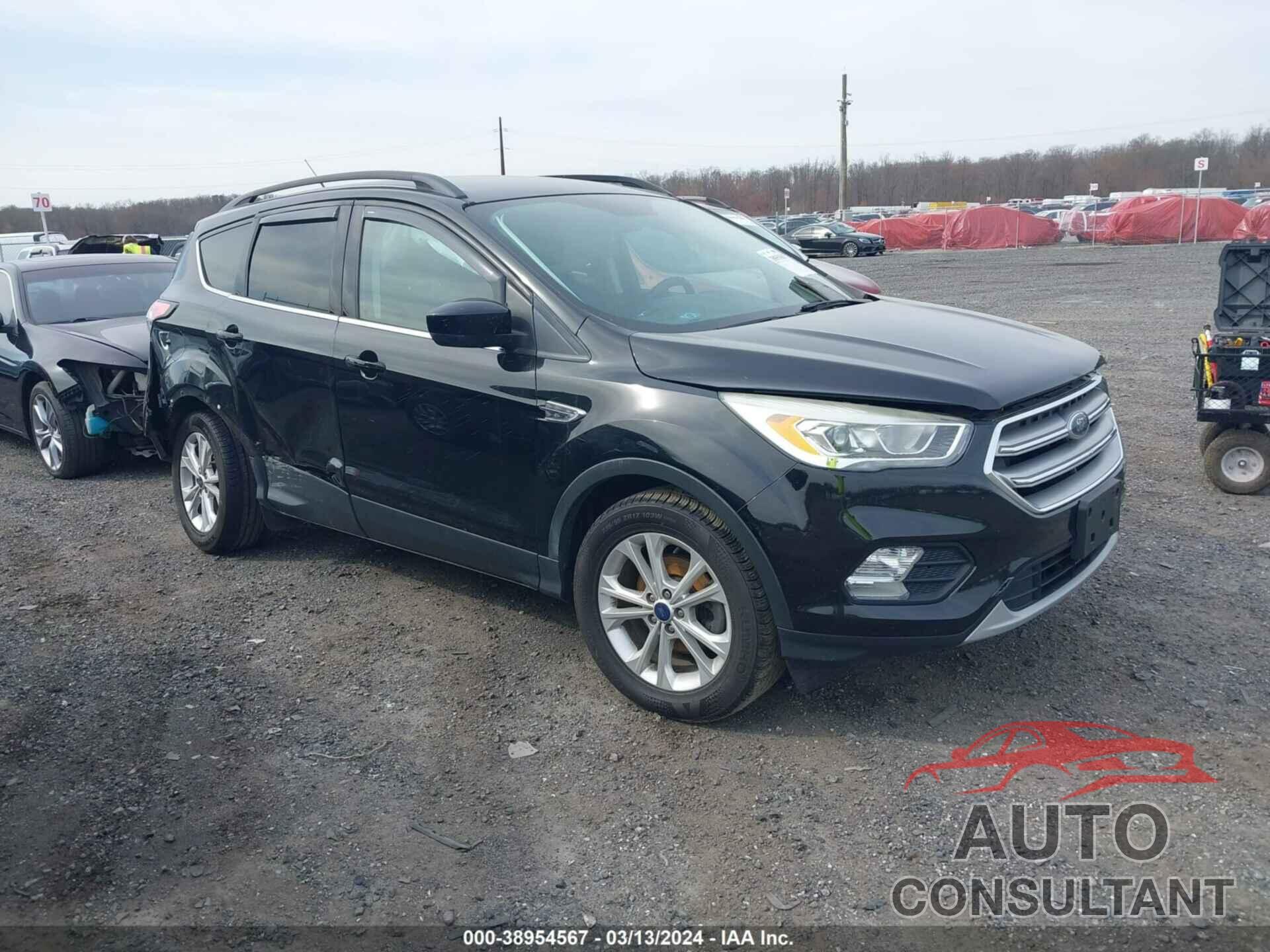 FORD ESCAPE 2017 - 1FMCU0GD6HUD82870