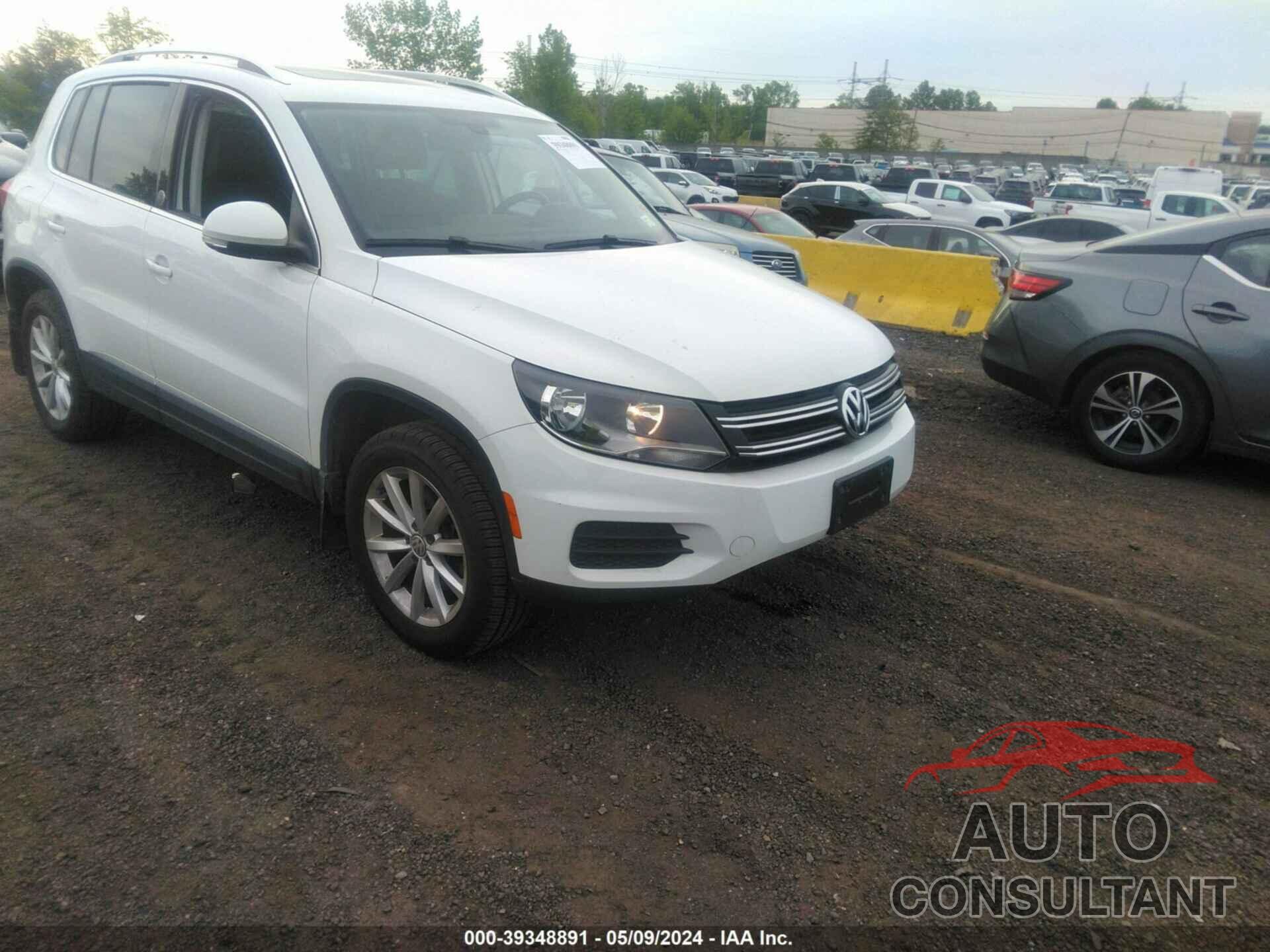 VOLKSWAGEN TIGUAN 2017 - WVGSV7AX8HK020832