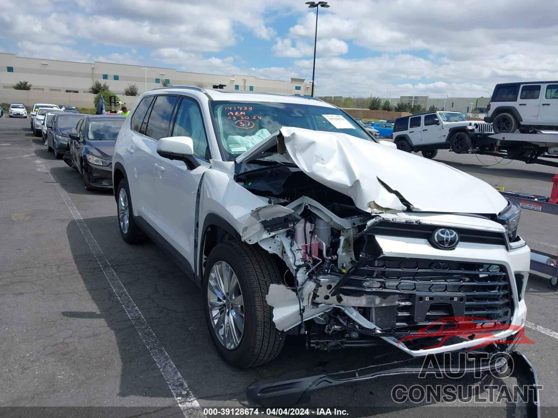 TOYOTA GRAND HIGHLANDER 2024 - 5TDAAAB53RS039725