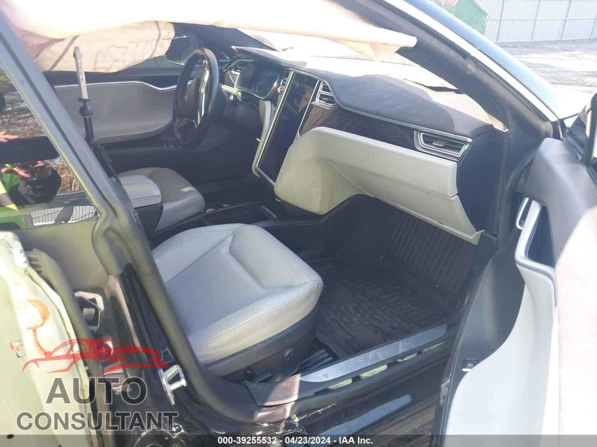 TESLA MODEL S 2016 - 5YJSA1E15GF144510