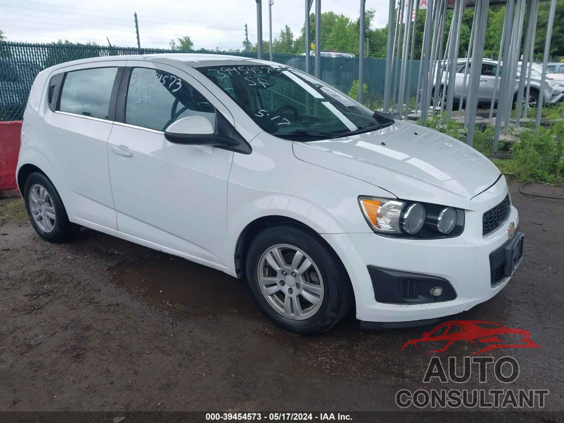 CHEVROLET SONIC 2016 - 1G1JC6SG0G4131000