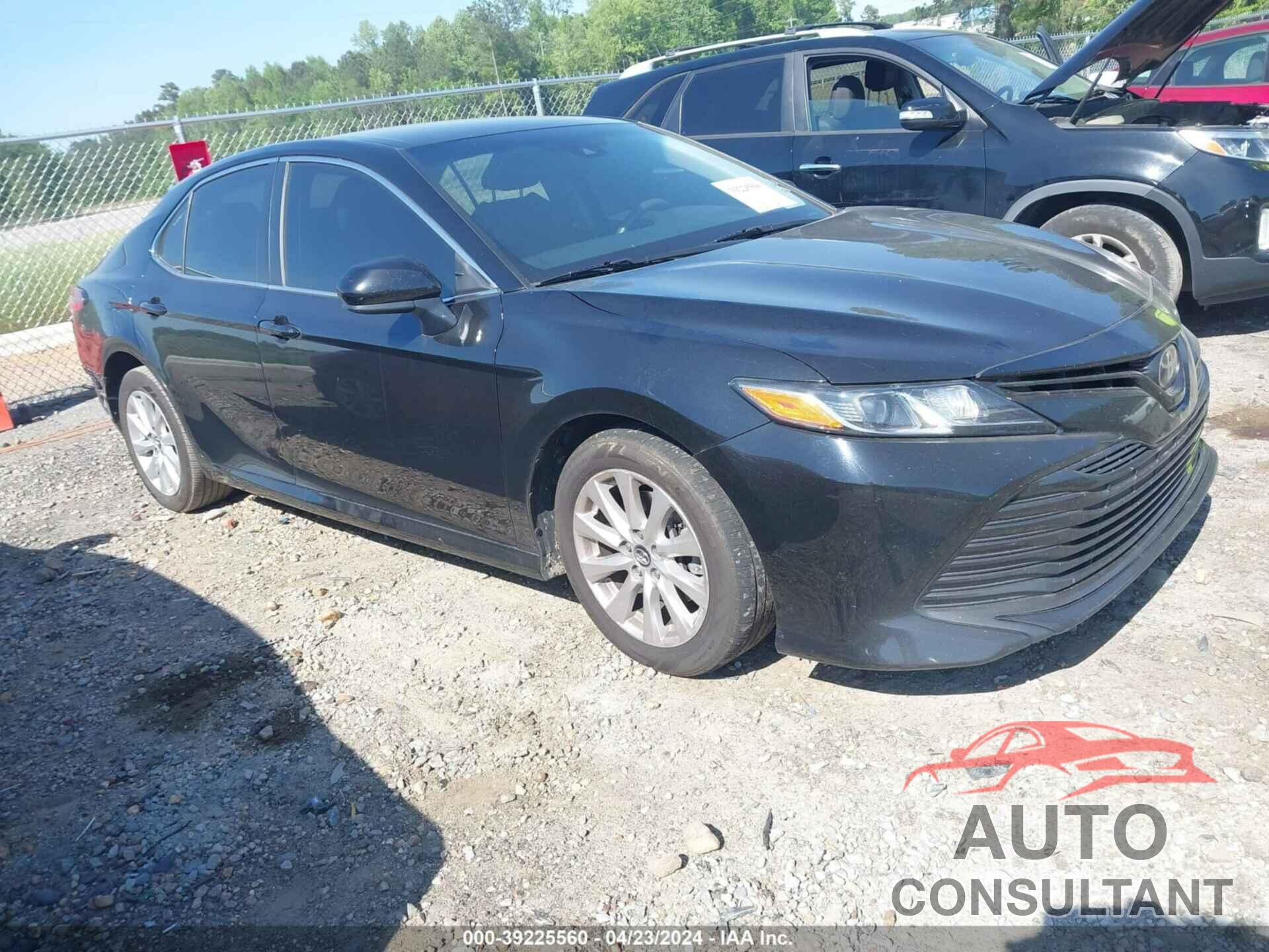 TOYOTA CAMRY 2018 - 4T1B11HK9JU516171