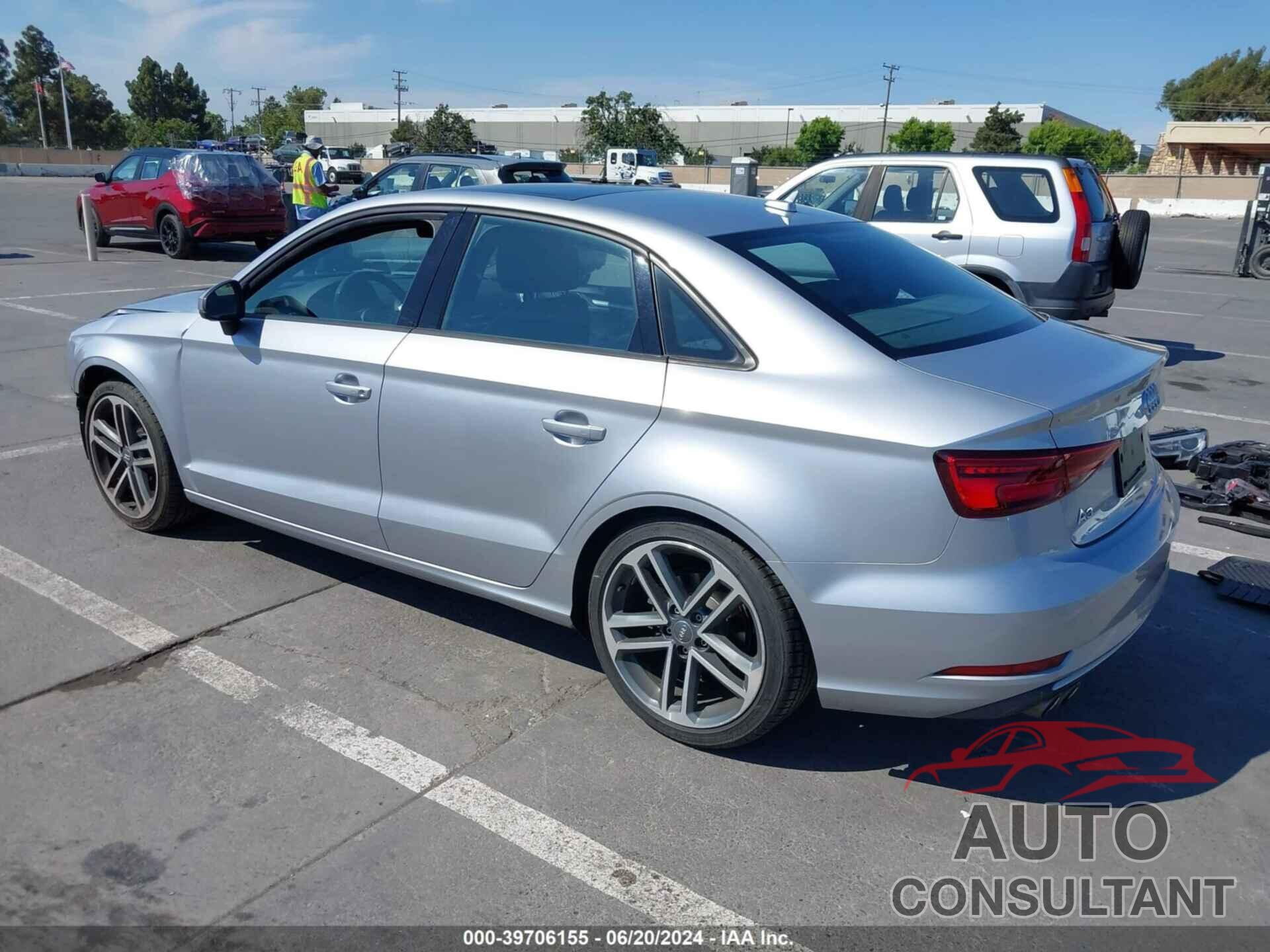 AUDI A3 2018 - WAUAUGFF5J1007161