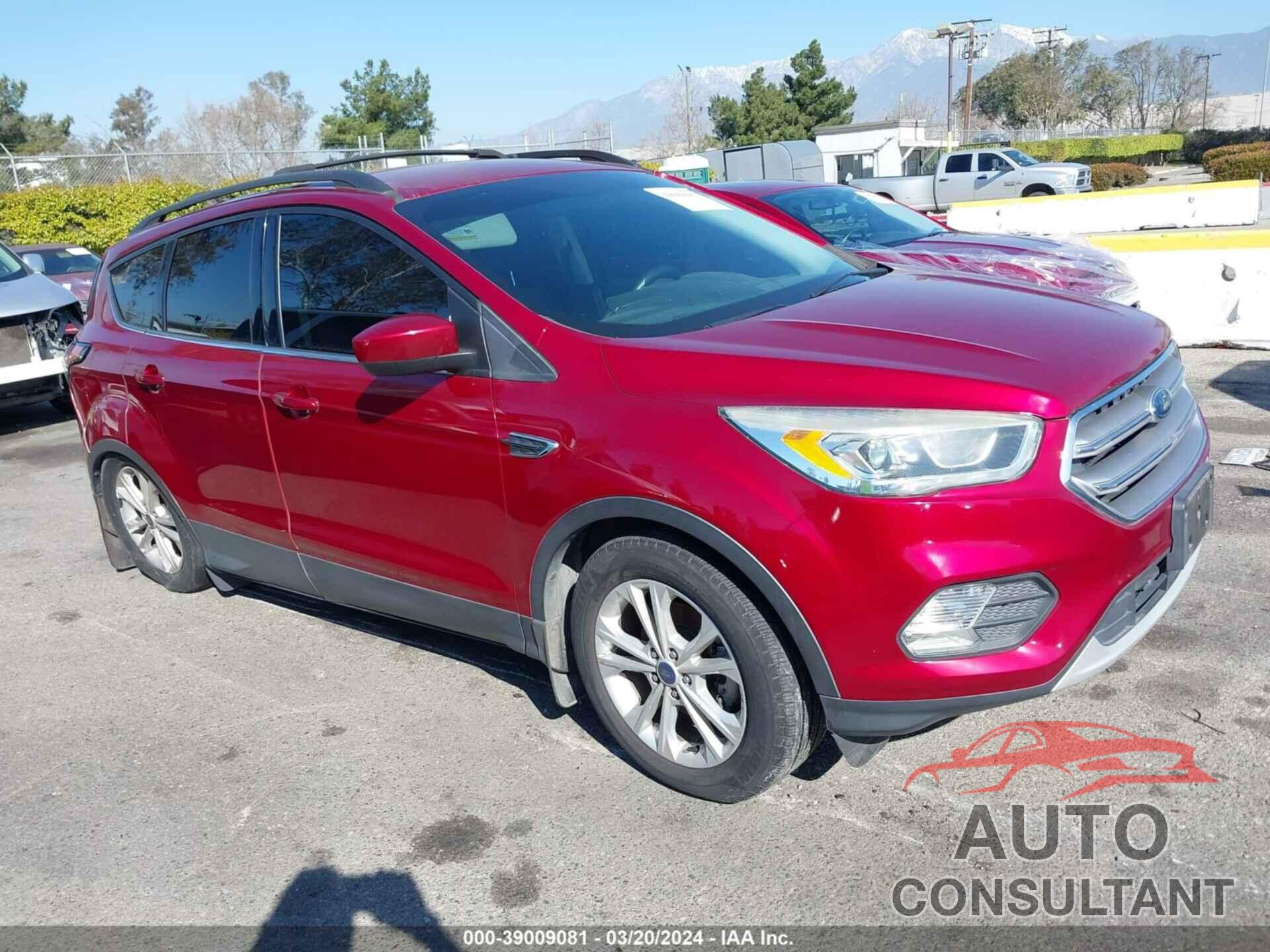 FORD ESCAPE 2017 - 1FMCU0GD5HUD85226