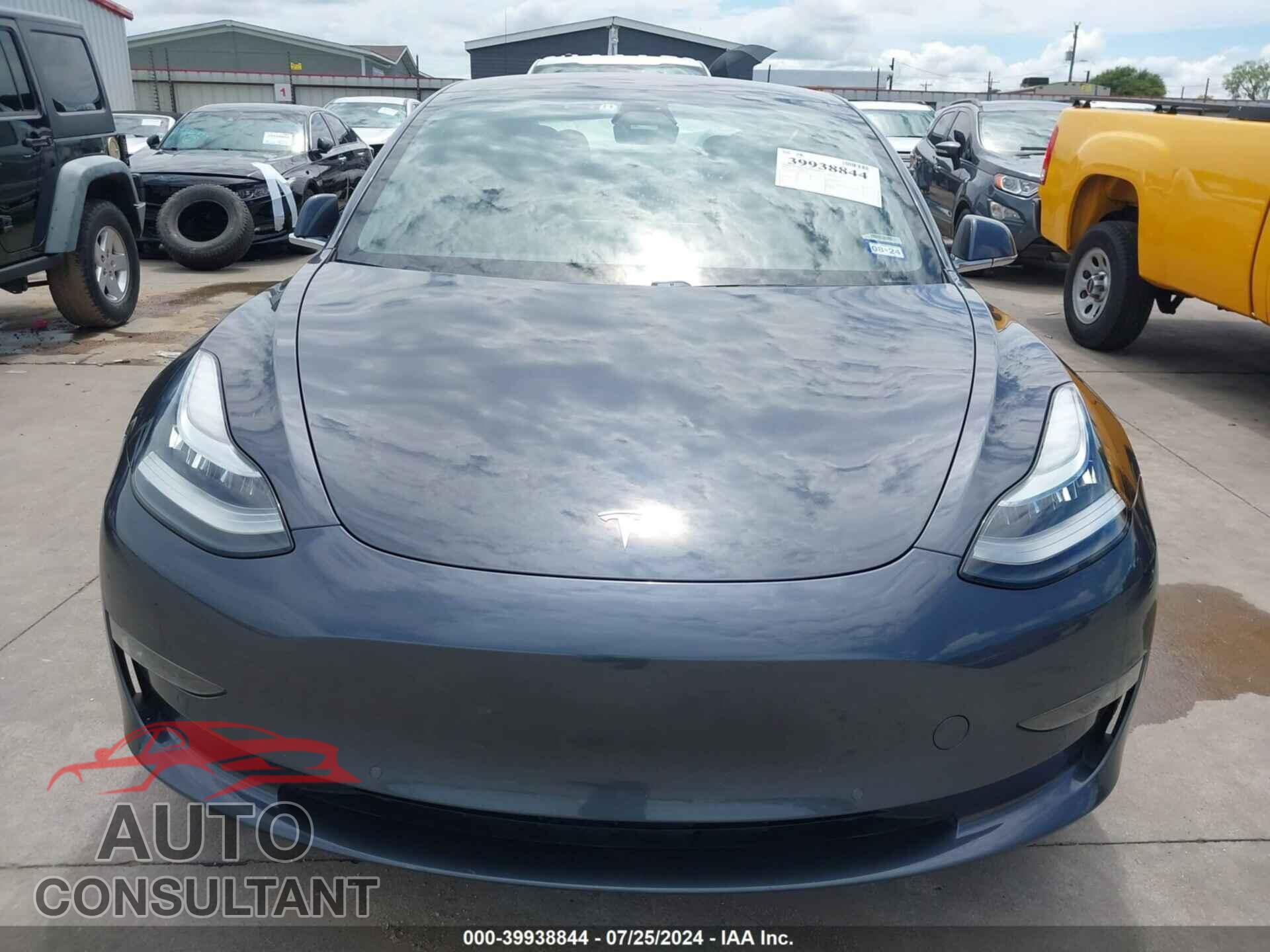 TESLA MODEL 3 2018 - 5YJ3E1EA1JF045327