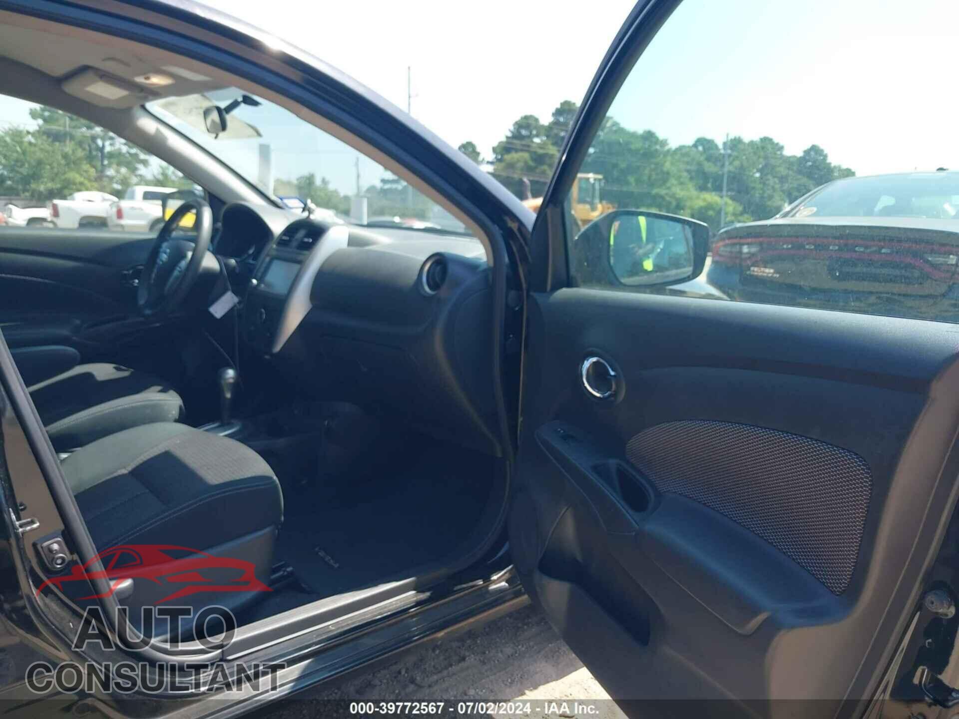 NISSAN VERSA 2019 - 3N1CN7AP3KL843105