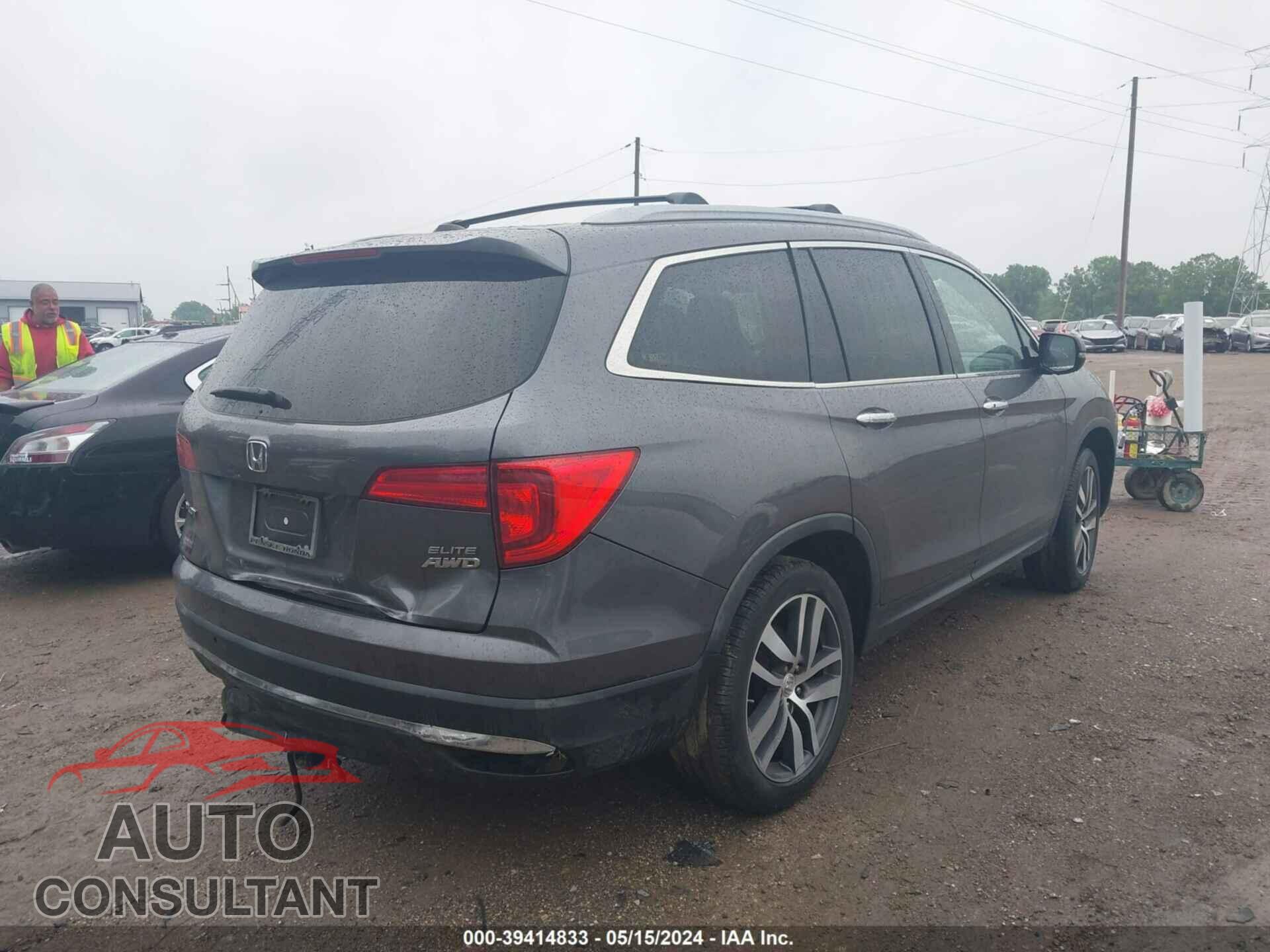 HONDA PILOT 2017 - 5FNYF6H00HB100850
