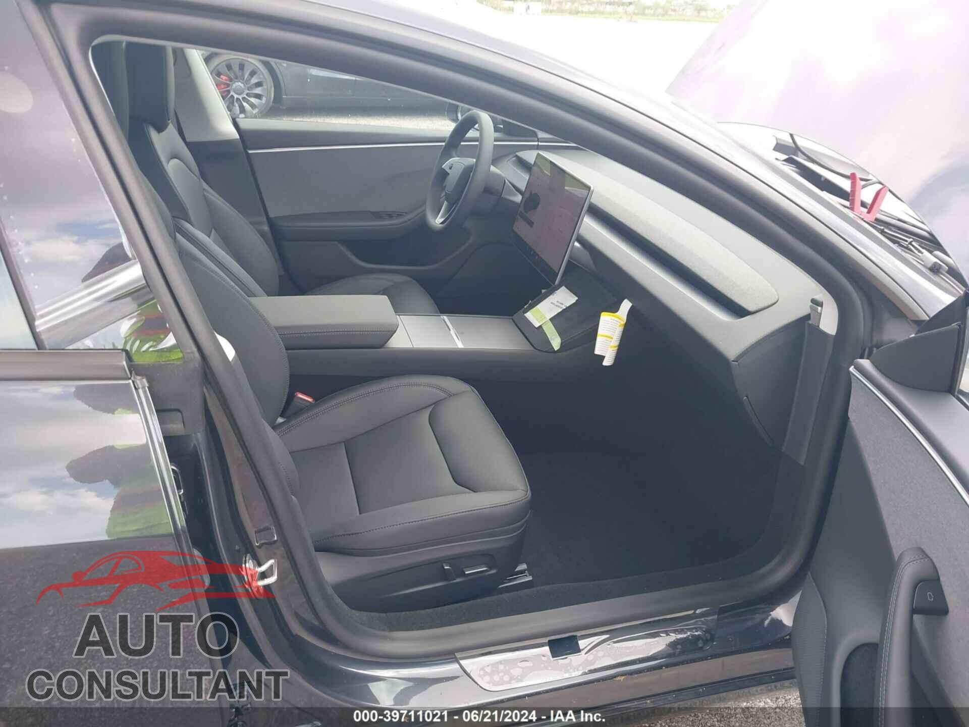 TESLA MODEL 3 2024 - 5YJ3E1EA2RF749385
