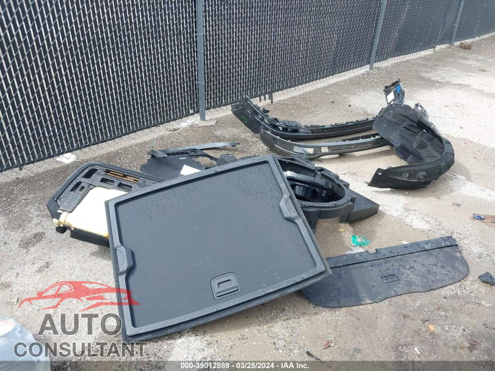 AUDI Q3 2017 - WA1GCCFS2HR013169
