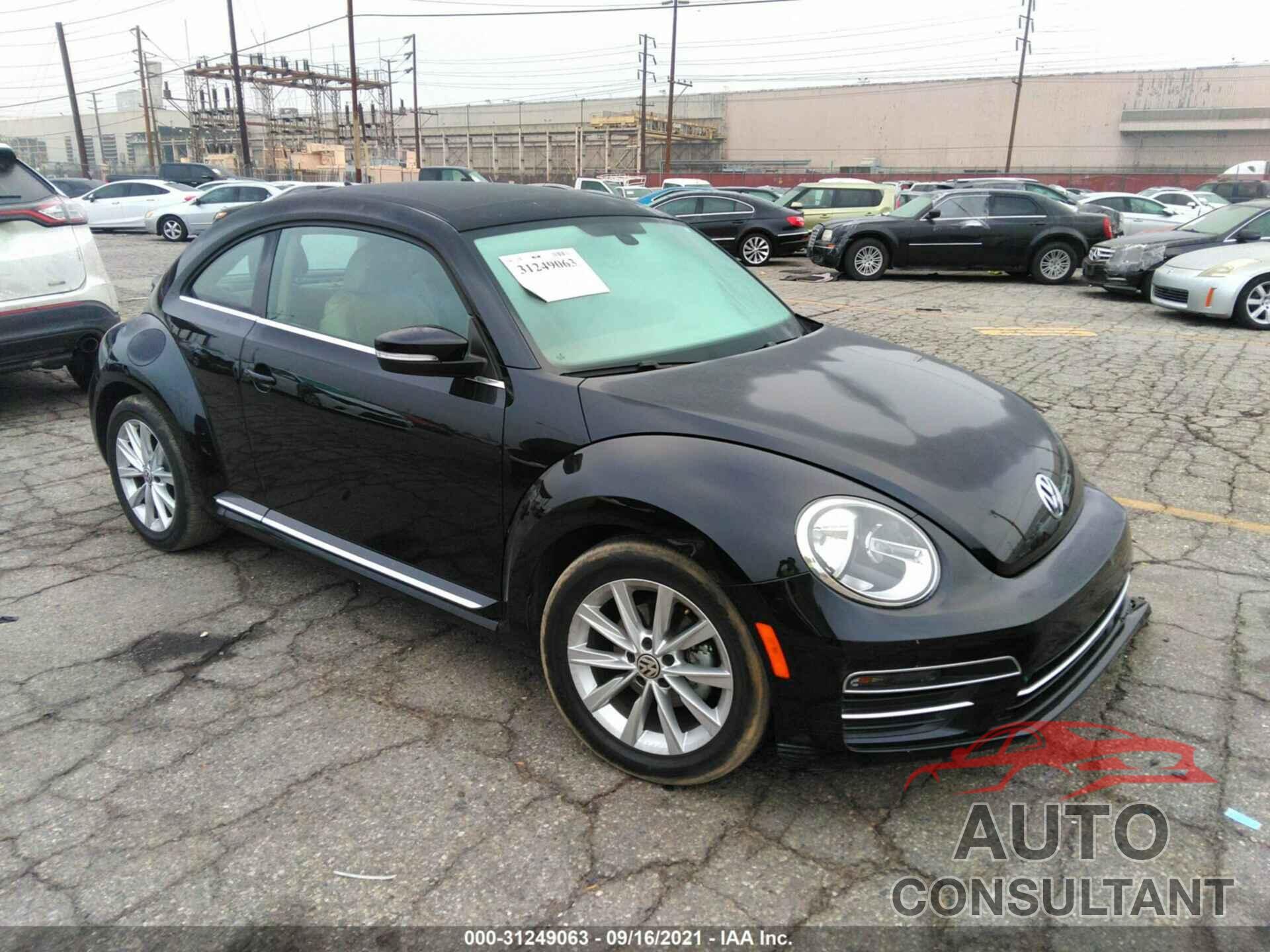 VOLKSWAGEN BEETLE 2019 - 3VWJD7AT7KM712058