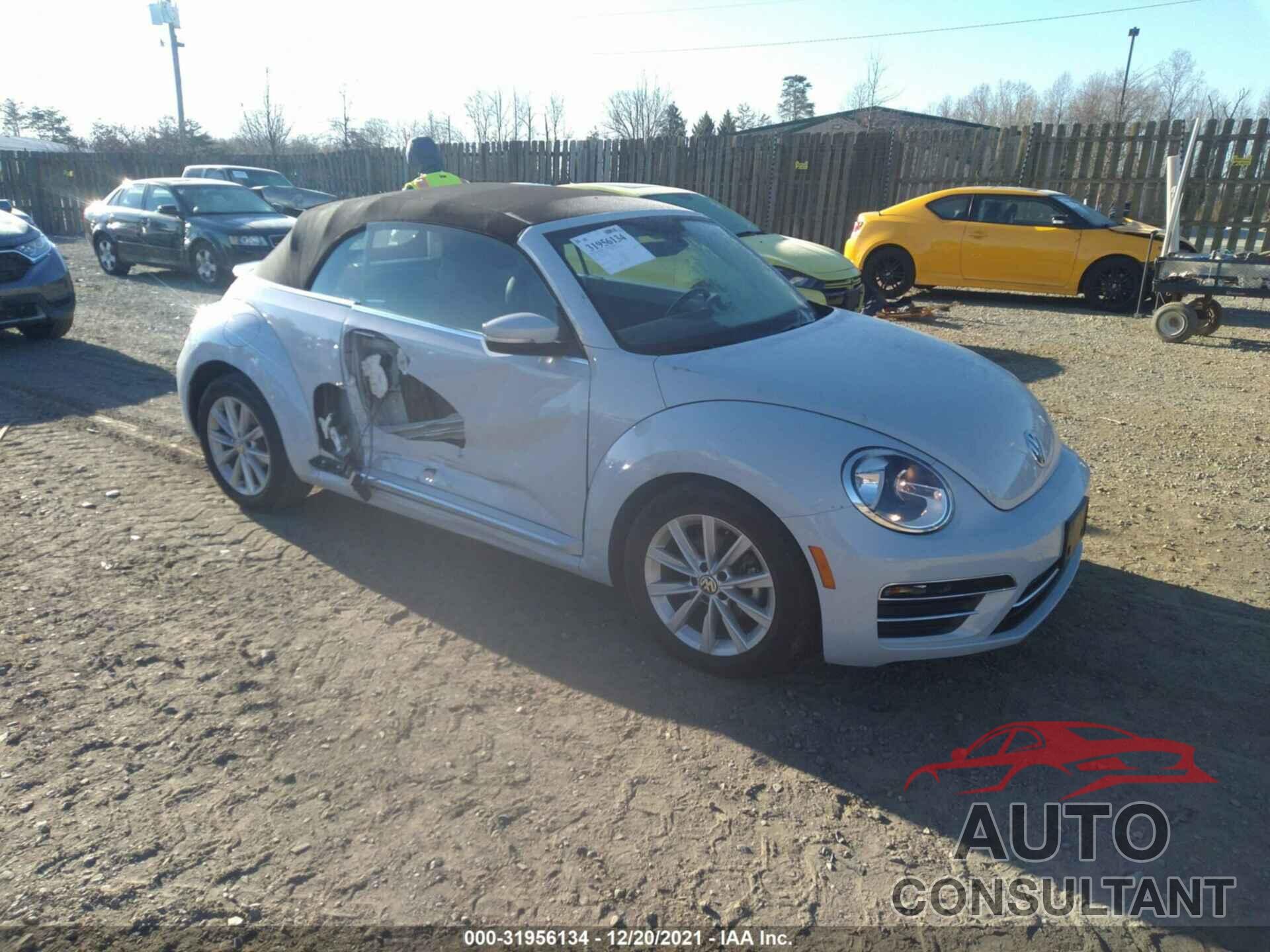 VOLKSWAGEN BEETLE CONVERTIBLE 2018 - 3VW5DAAT9JM502011