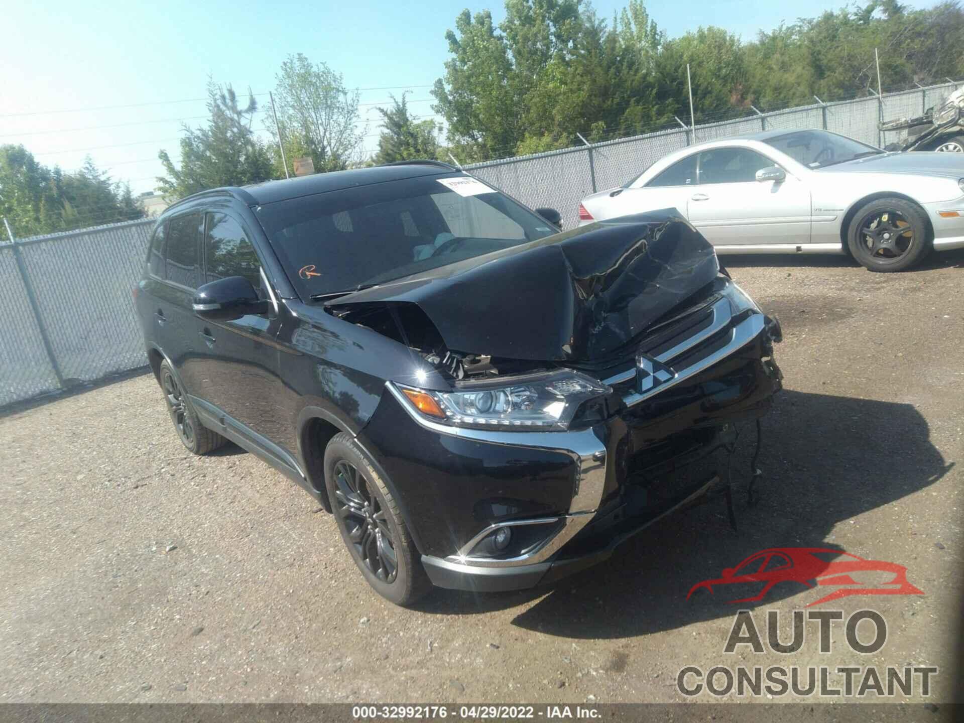 MITSUBISHI OUTLANDER 2018 - JA4AD3A32JZ018977