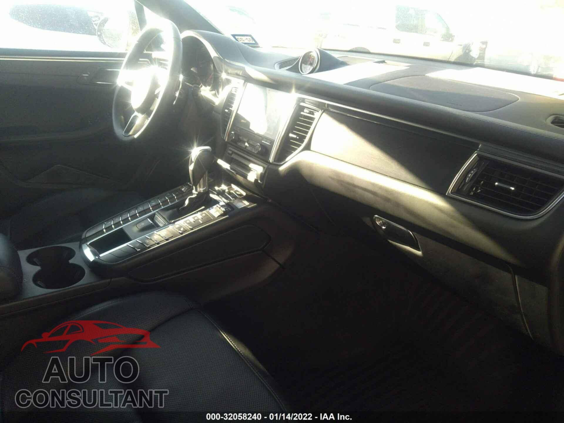 PORSCHE MACAN 2018 - WP1AG2A59JLB60785
