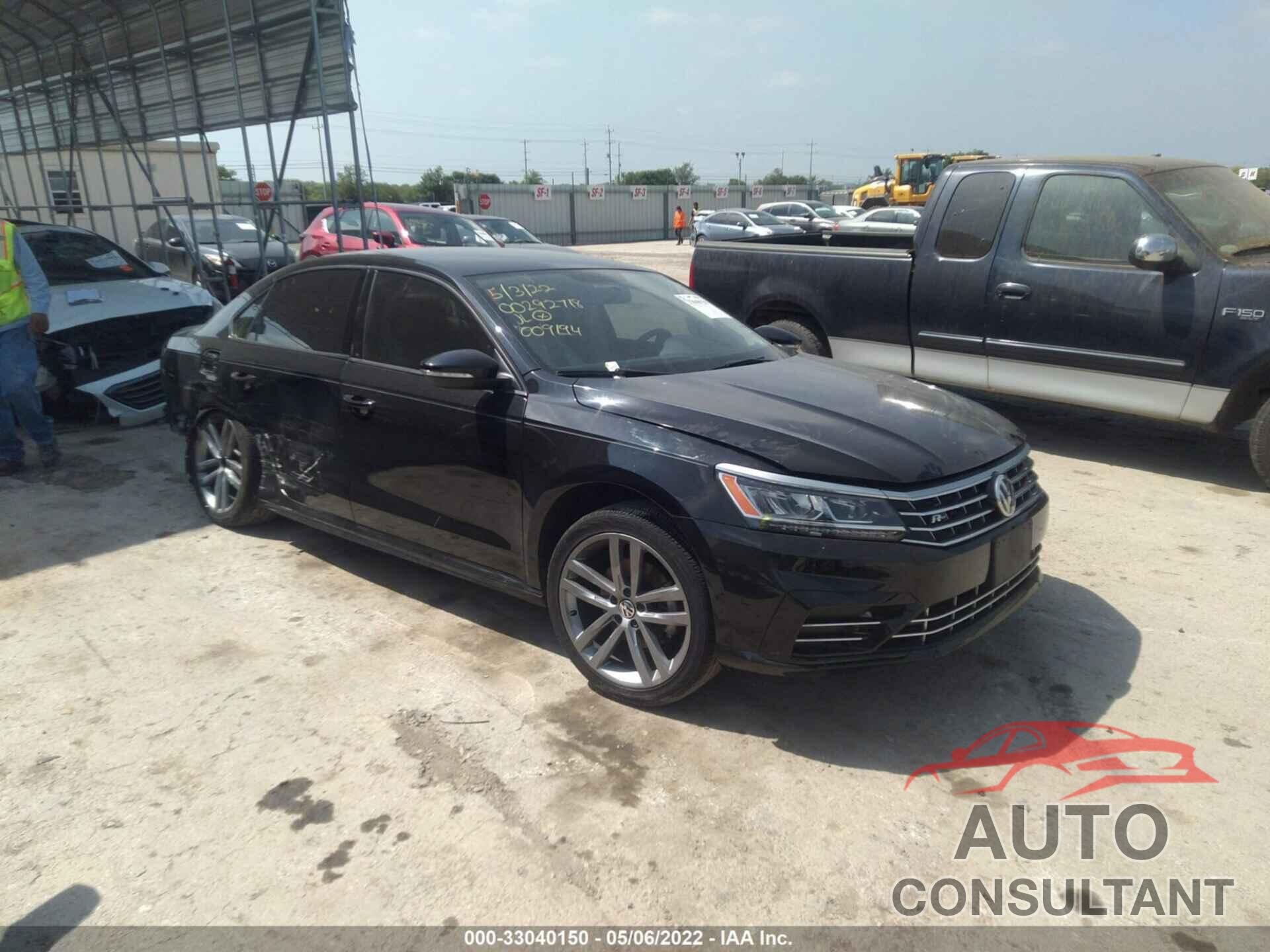 VOLKSWAGEN PASSAT 2018 - 1VWAA7A35JC009194
