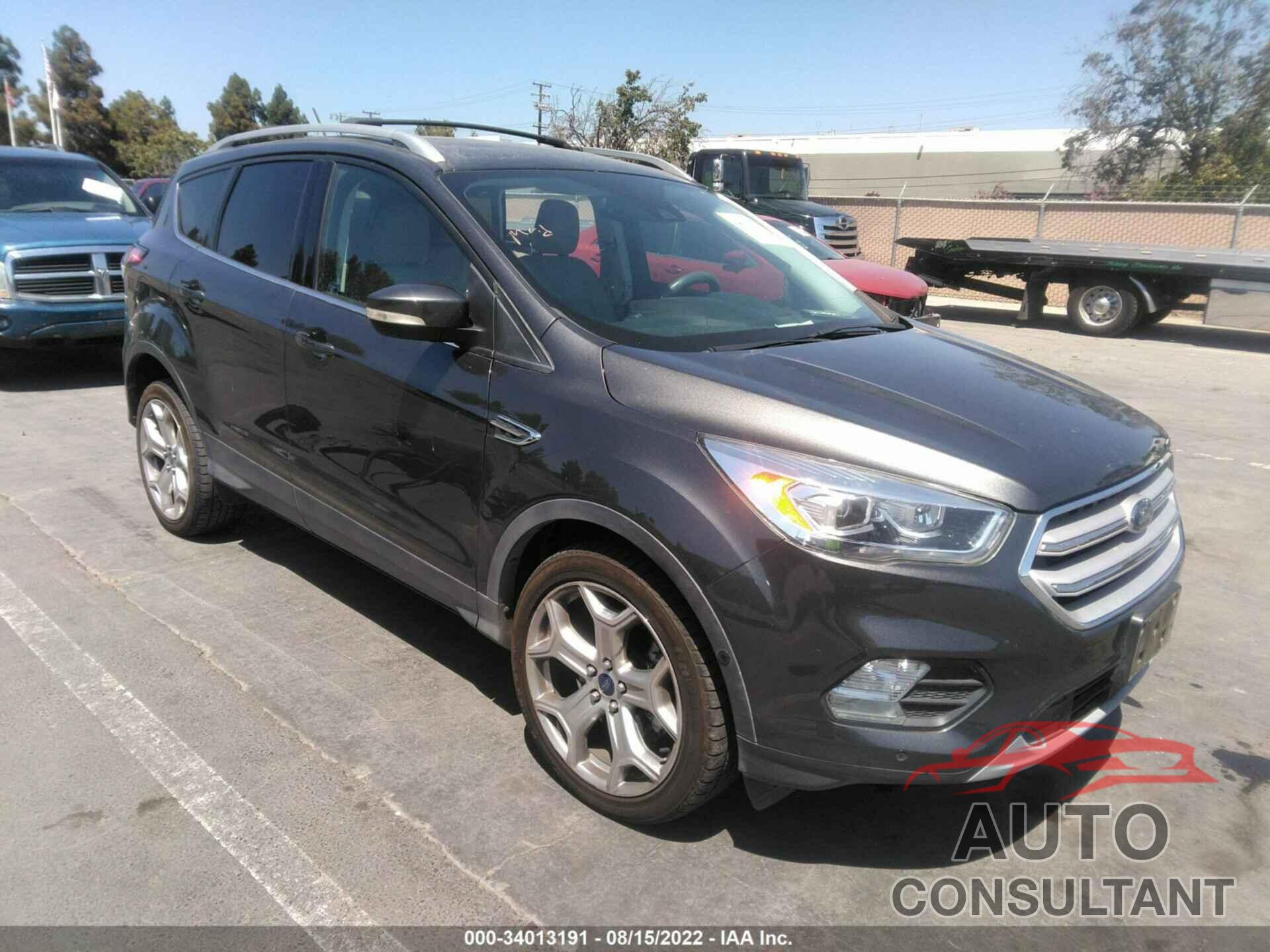 FORD ESCAPE 2018 - 1FMCU9J94JUA36556
