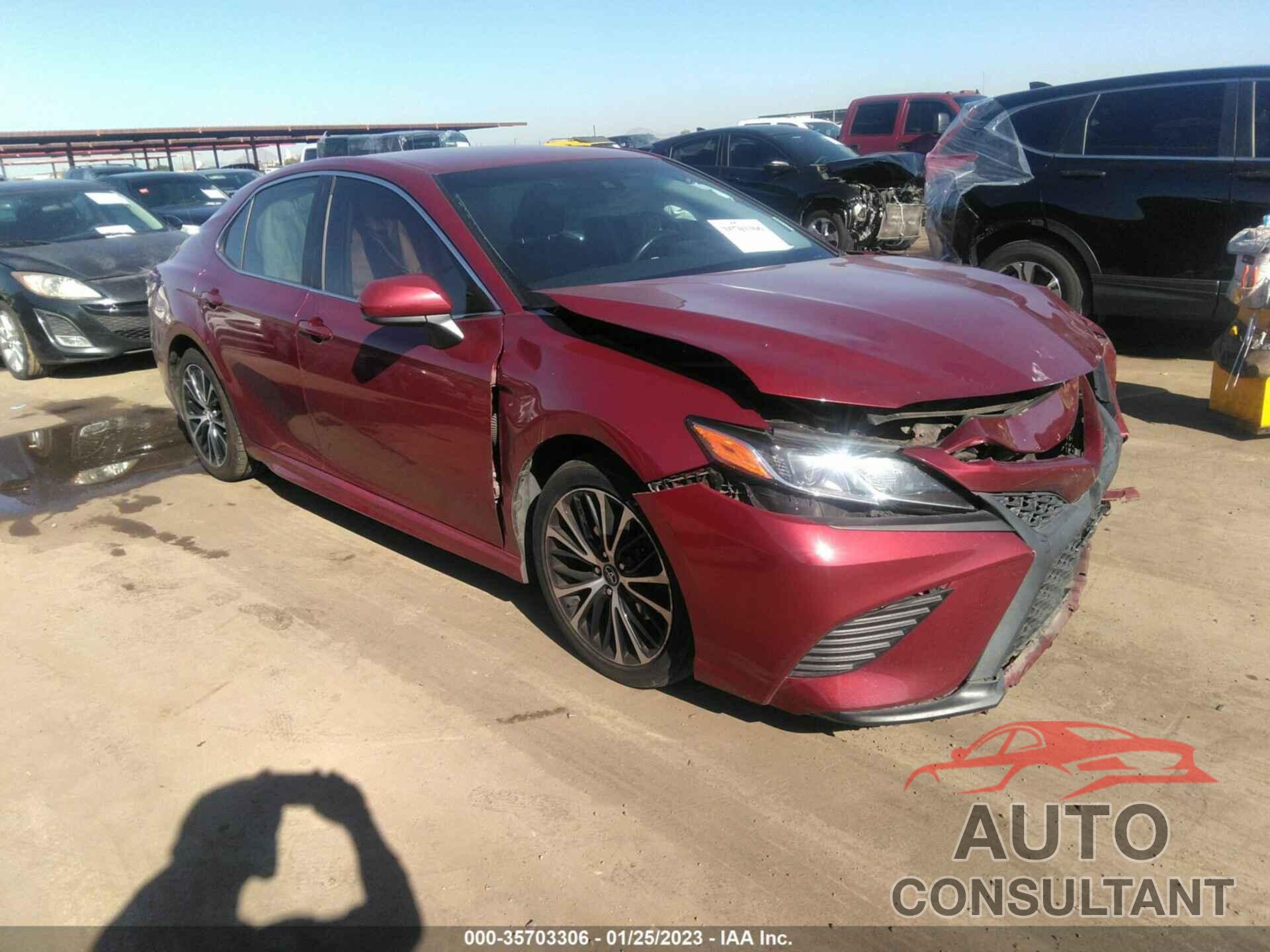 TOYOTA CAMRY 2018 - 4T1B11HK0JU656092