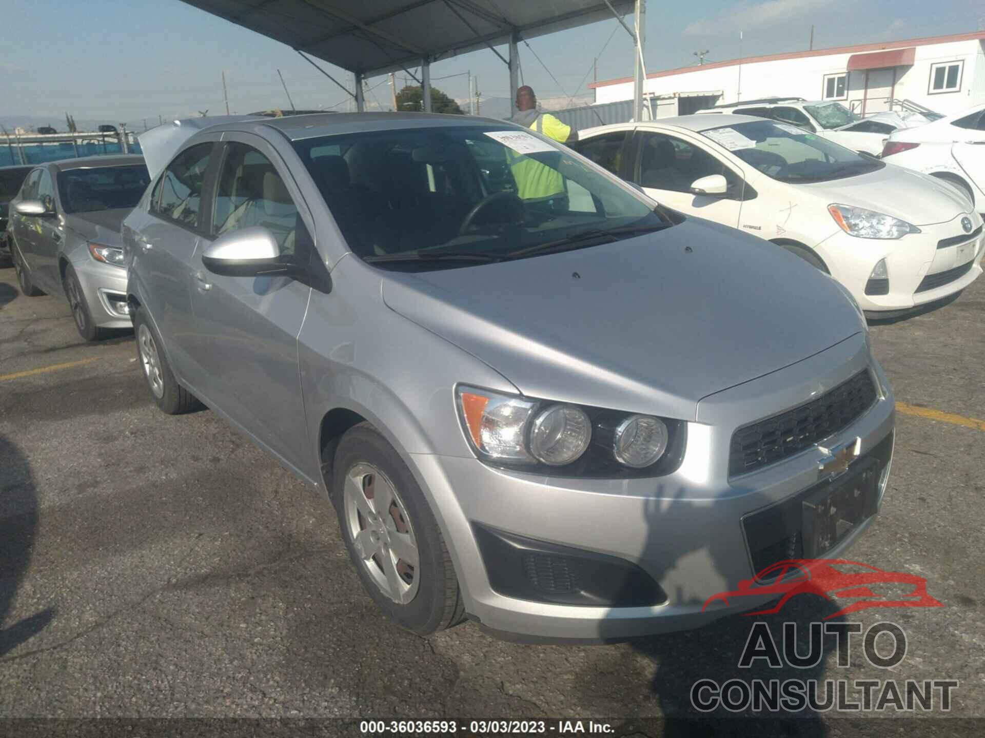 CHEVROLET SONIC 2016 - 1G1JA5SG3G4146316