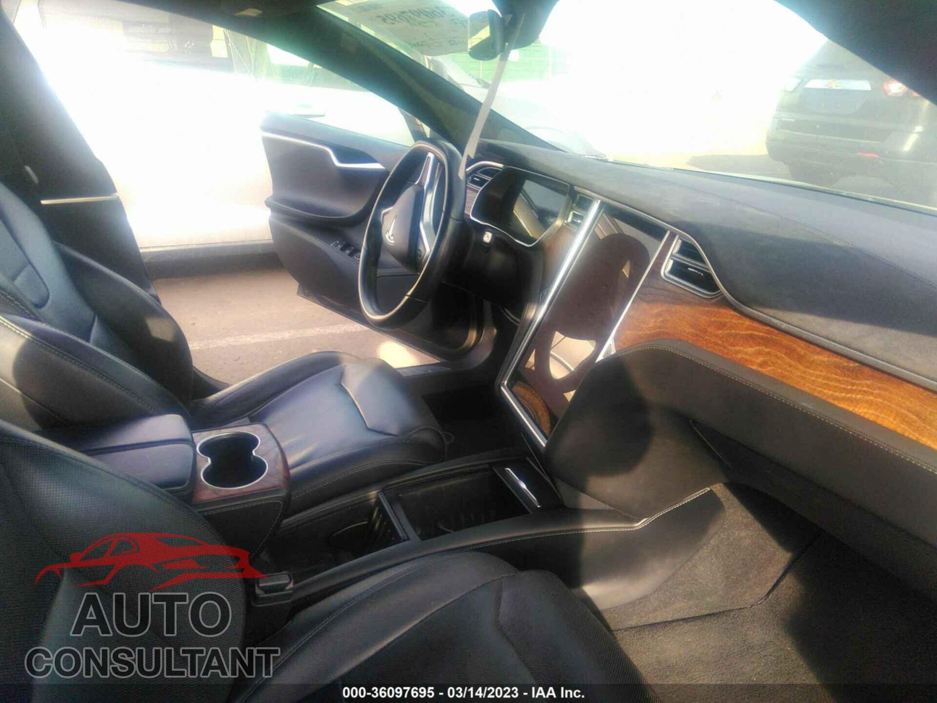 TESLA MODEL S 2017 - 5YJSA1E24HF183910