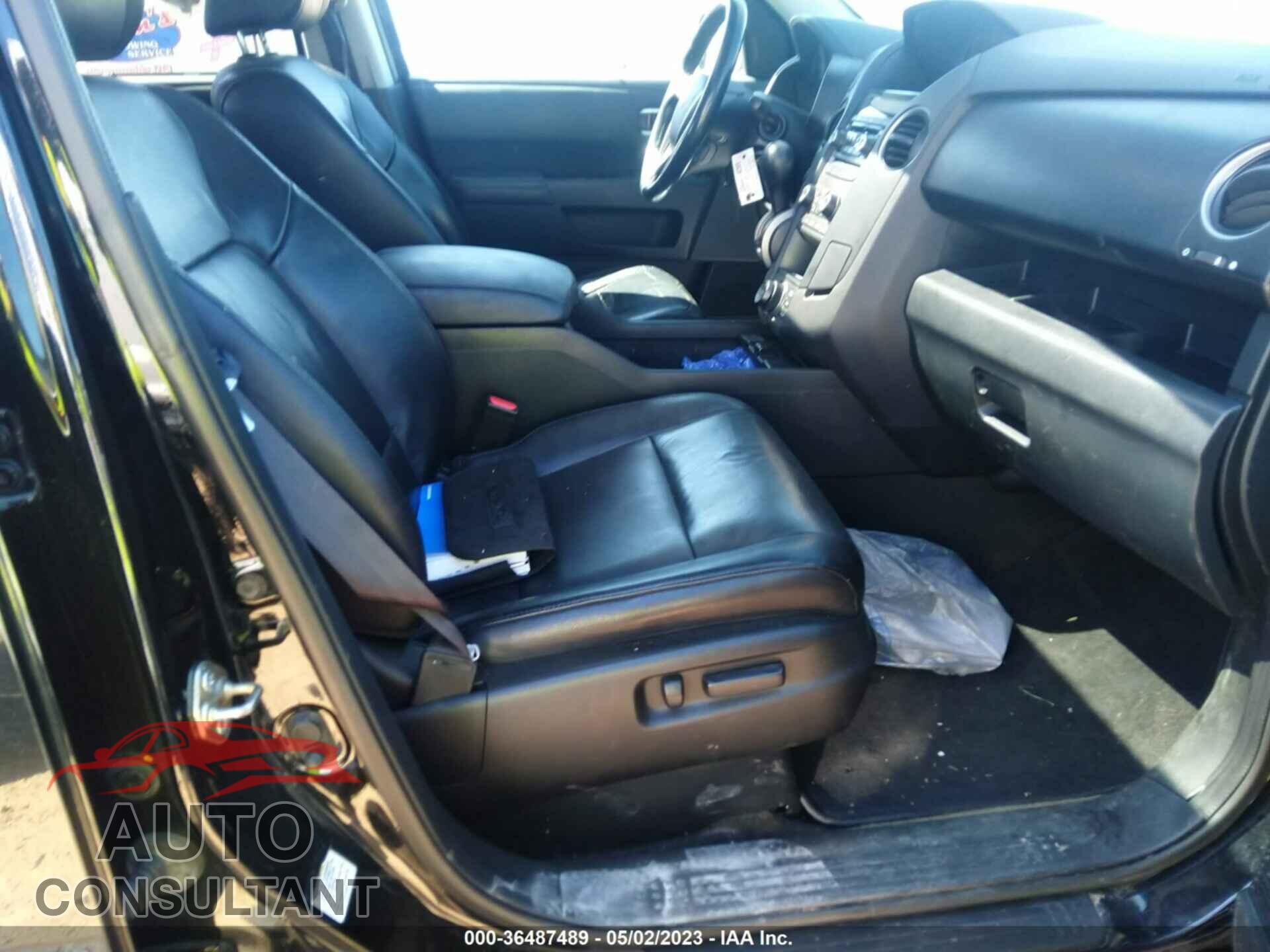 HONDA PILOT 2015 - 5FNYF4H99FB028692