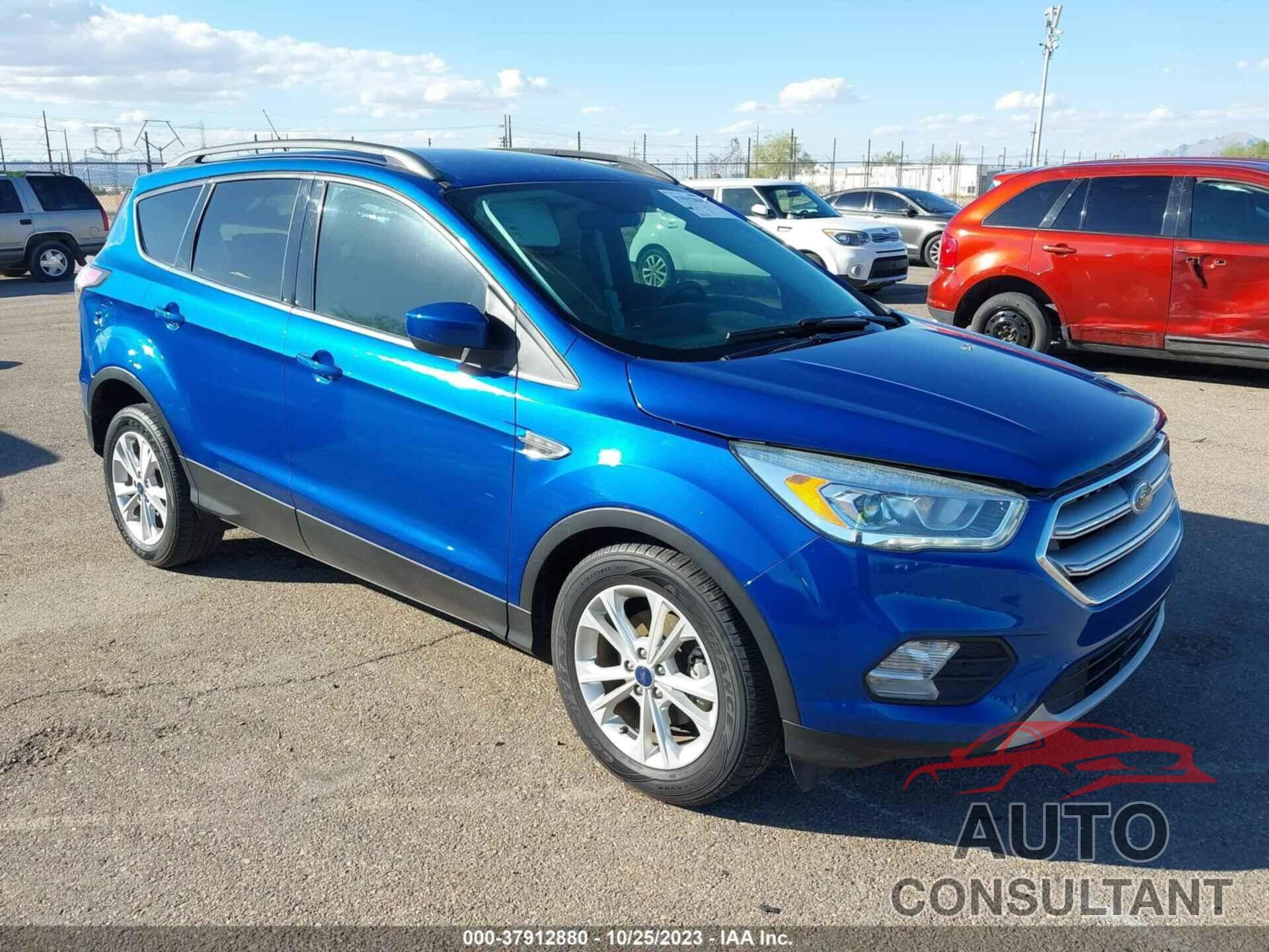 FORD ESCAPE 2017 - 1FMCU0GD8HUB02849