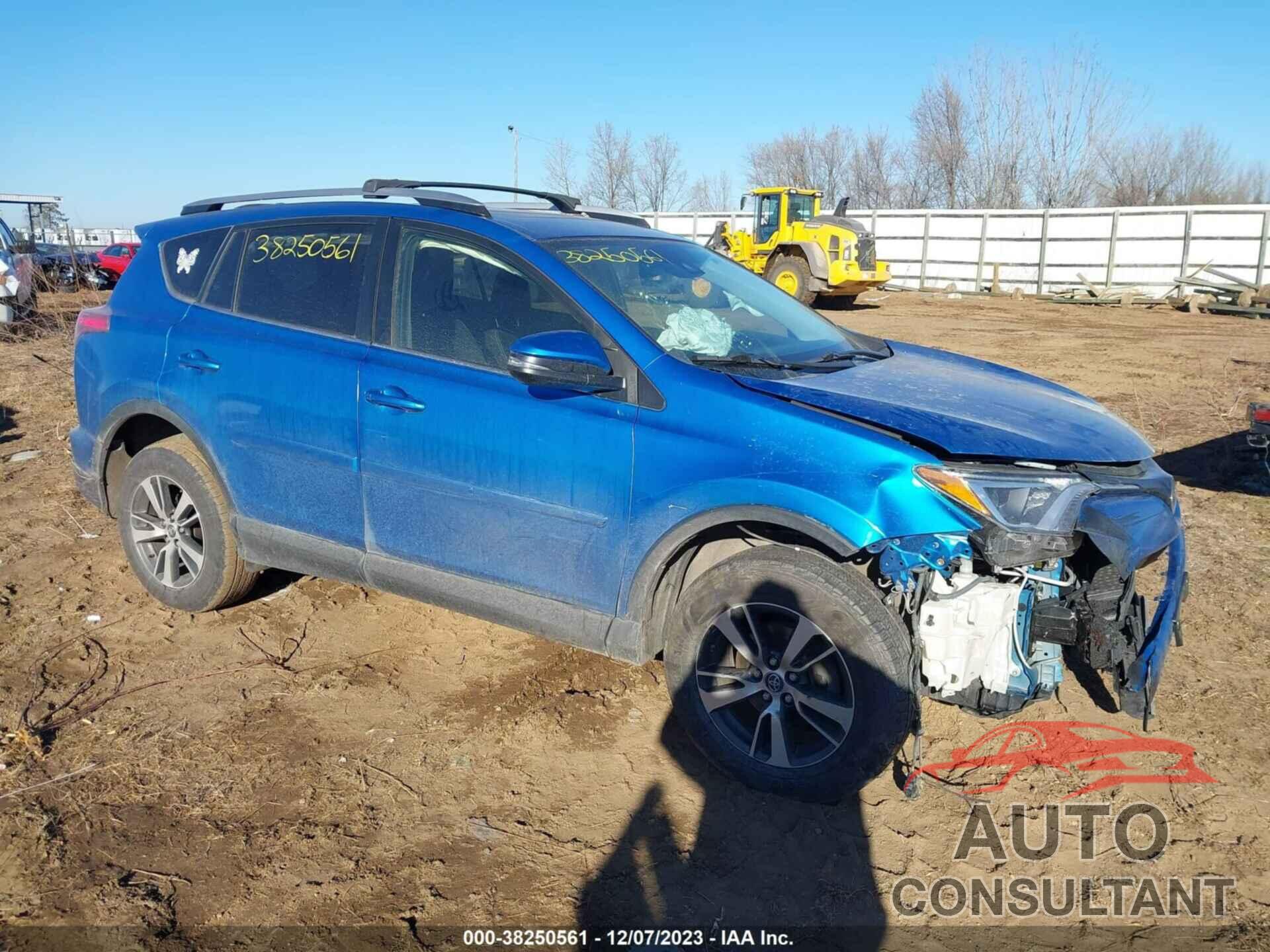 TOYOTA RAV4 2018 - JTMRFREV0JJ180350