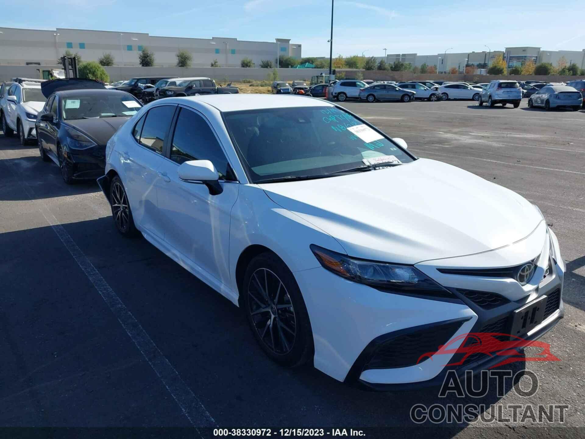 TOYOTA CAMRY 2023 - 4T1G11AK5PU740238