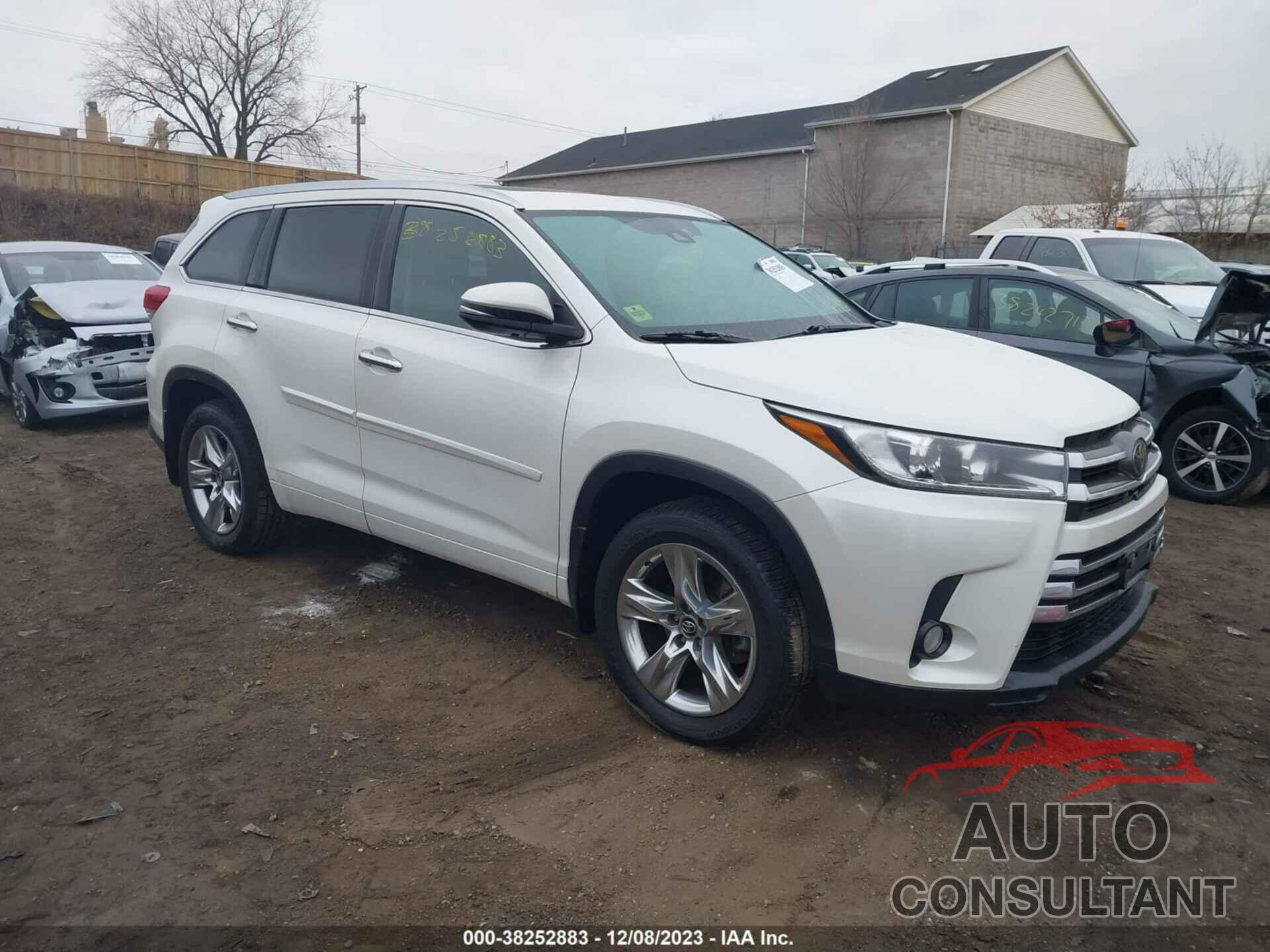 TOYOTA HIGHLANDER 2018 - 5TDDZRFH8JS887399