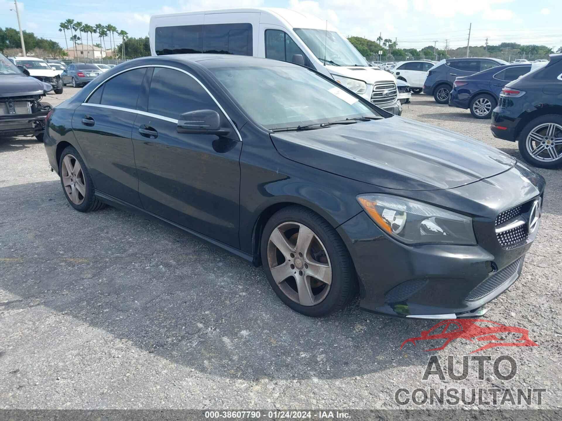 MERCEDES-BENZ CLA 250 2017 - WDDSJ4EB2HN435680