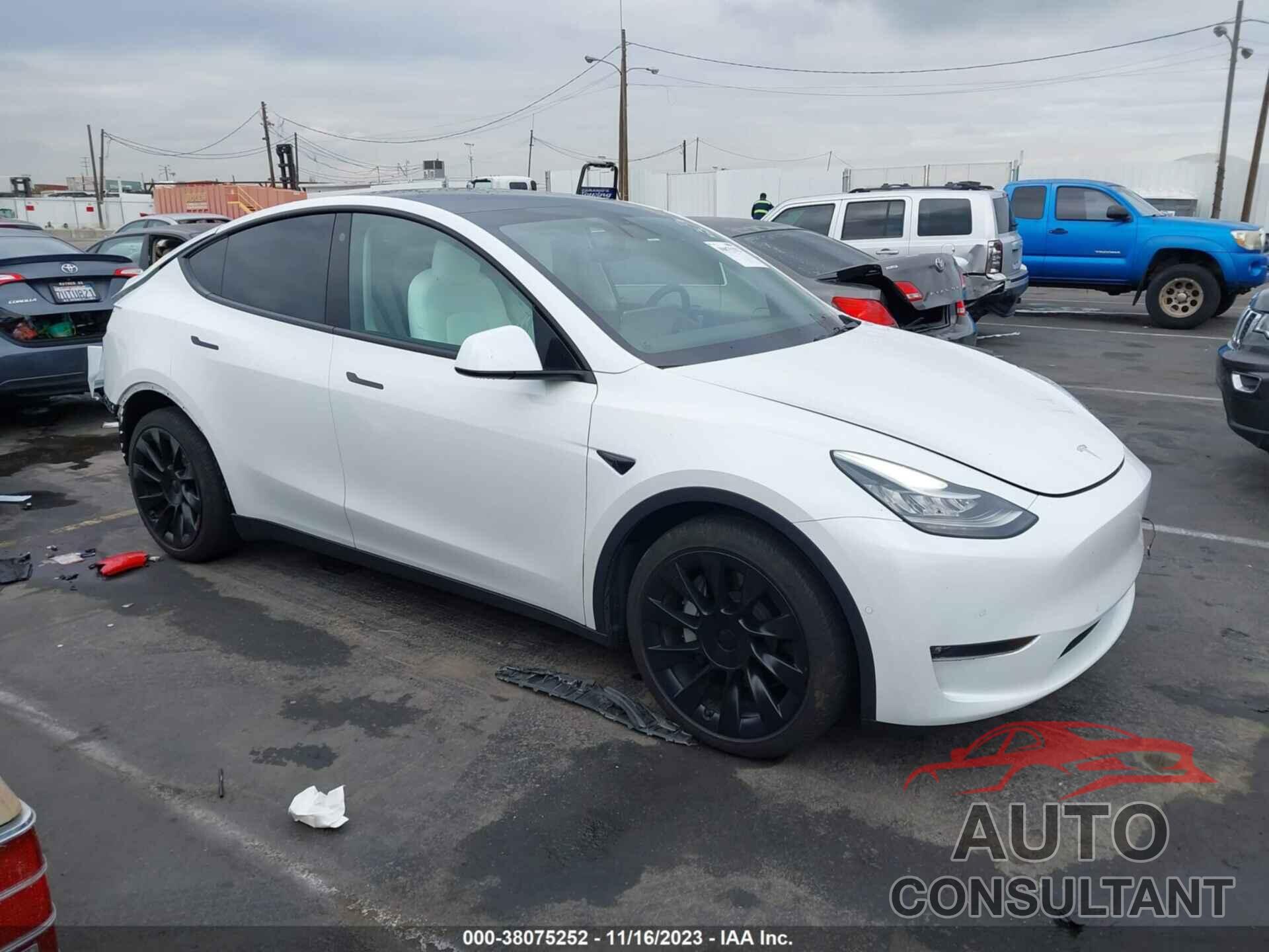TESLA MODEL Y 2021 - 5YJYGDEE0MF197706