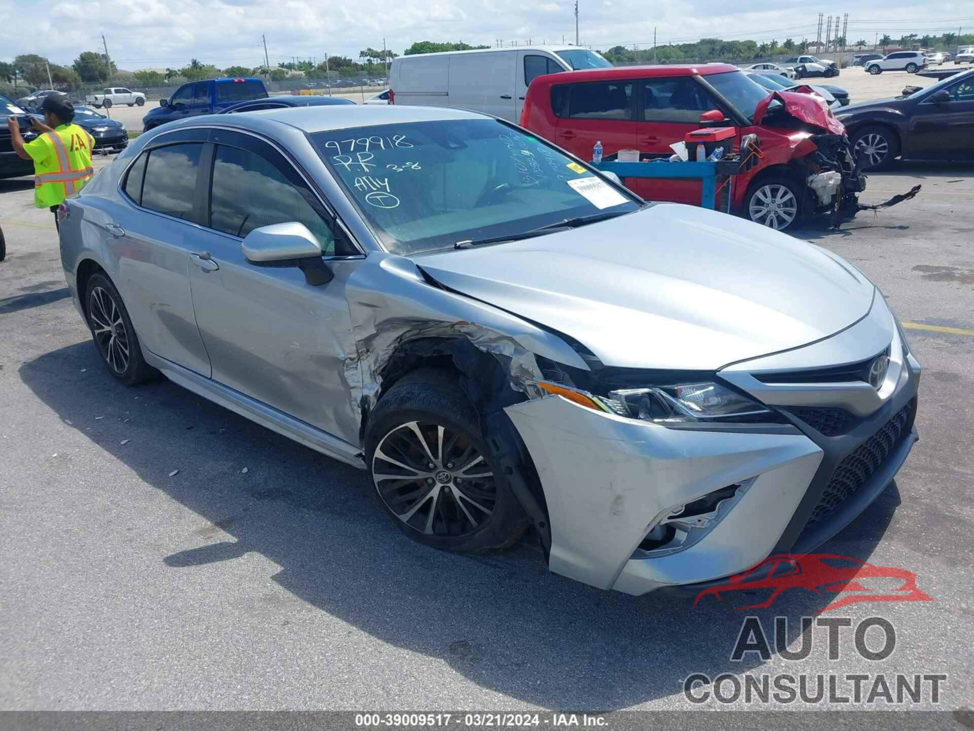 TOYOTA CAMRY 2020 - 4T1G11AK2LU979918