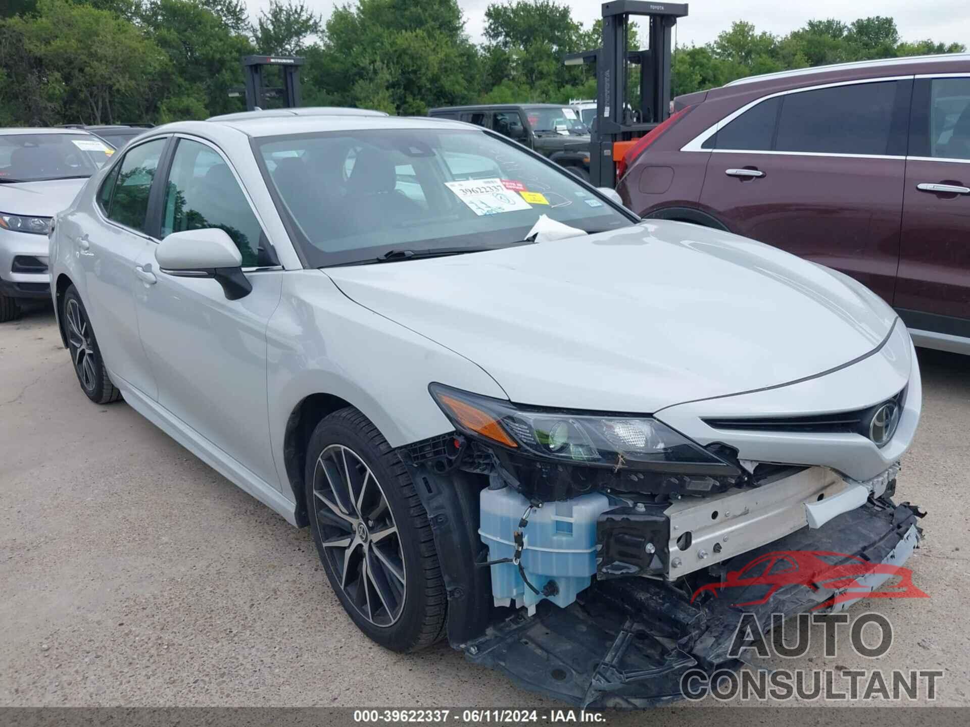 TOYOTA CAMRY 2023 - 4T1G11AK4PU086607