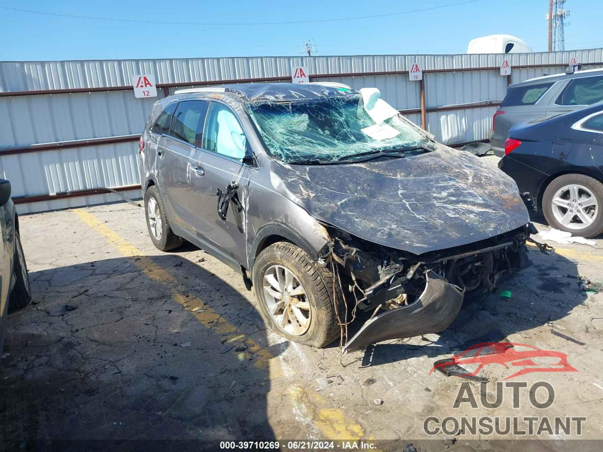 KIA SORENTO 2017 - 5XYPG4A32HG217601