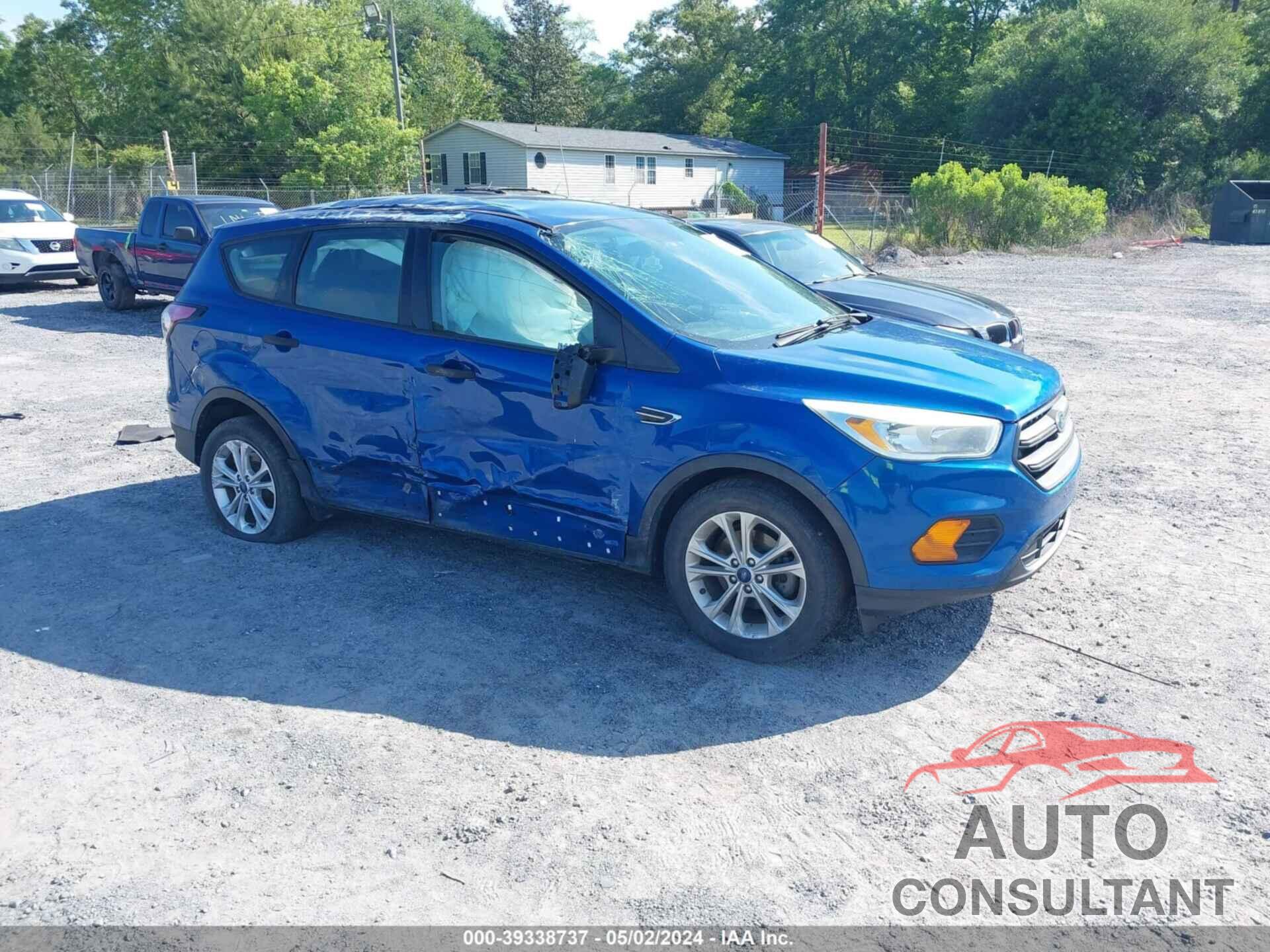 FORD ESCAPE 2017 - 1FMCU0F78HUD04232