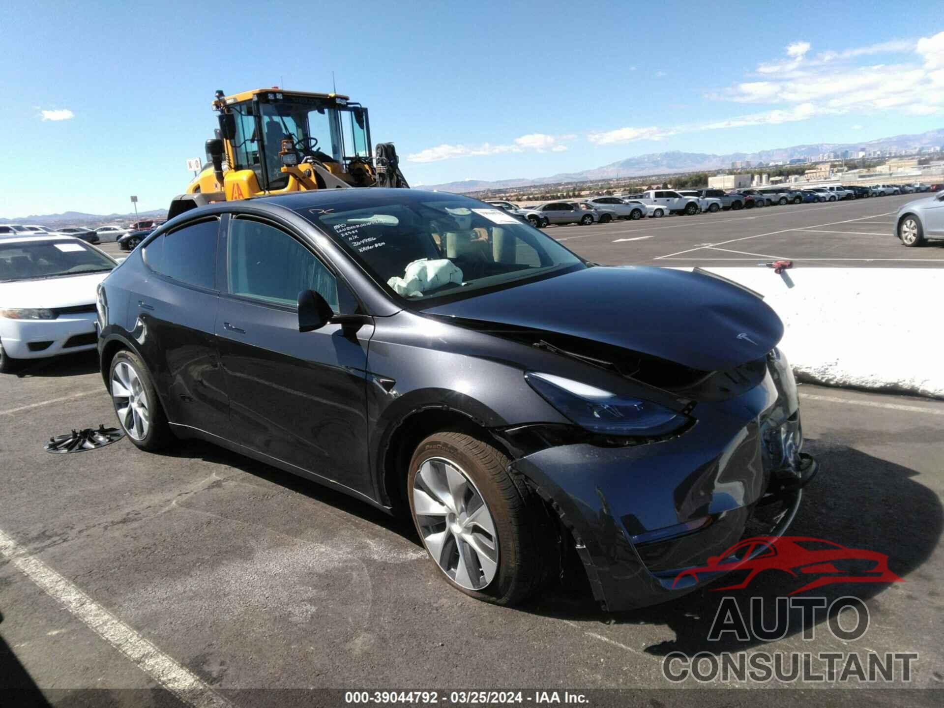 TESLA MODEL Y 2024 - 7SAYGAEE1RF987153