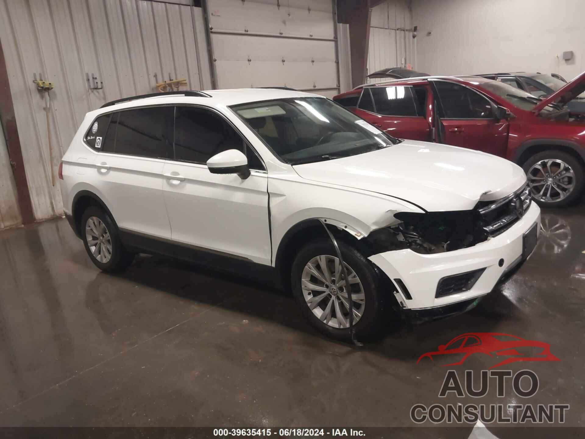 VOLKSWAGEN TIGUAN 2018 - 3VV2B7AX7JM119834