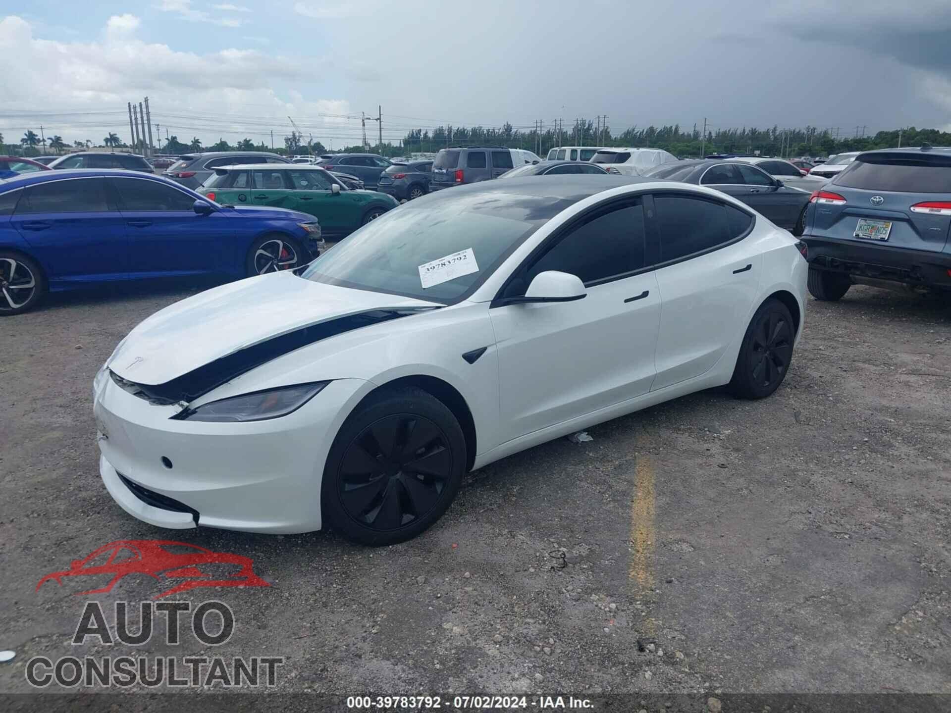TESLA MODEL 3 2024 - 5YJ3E1EA1RF756831