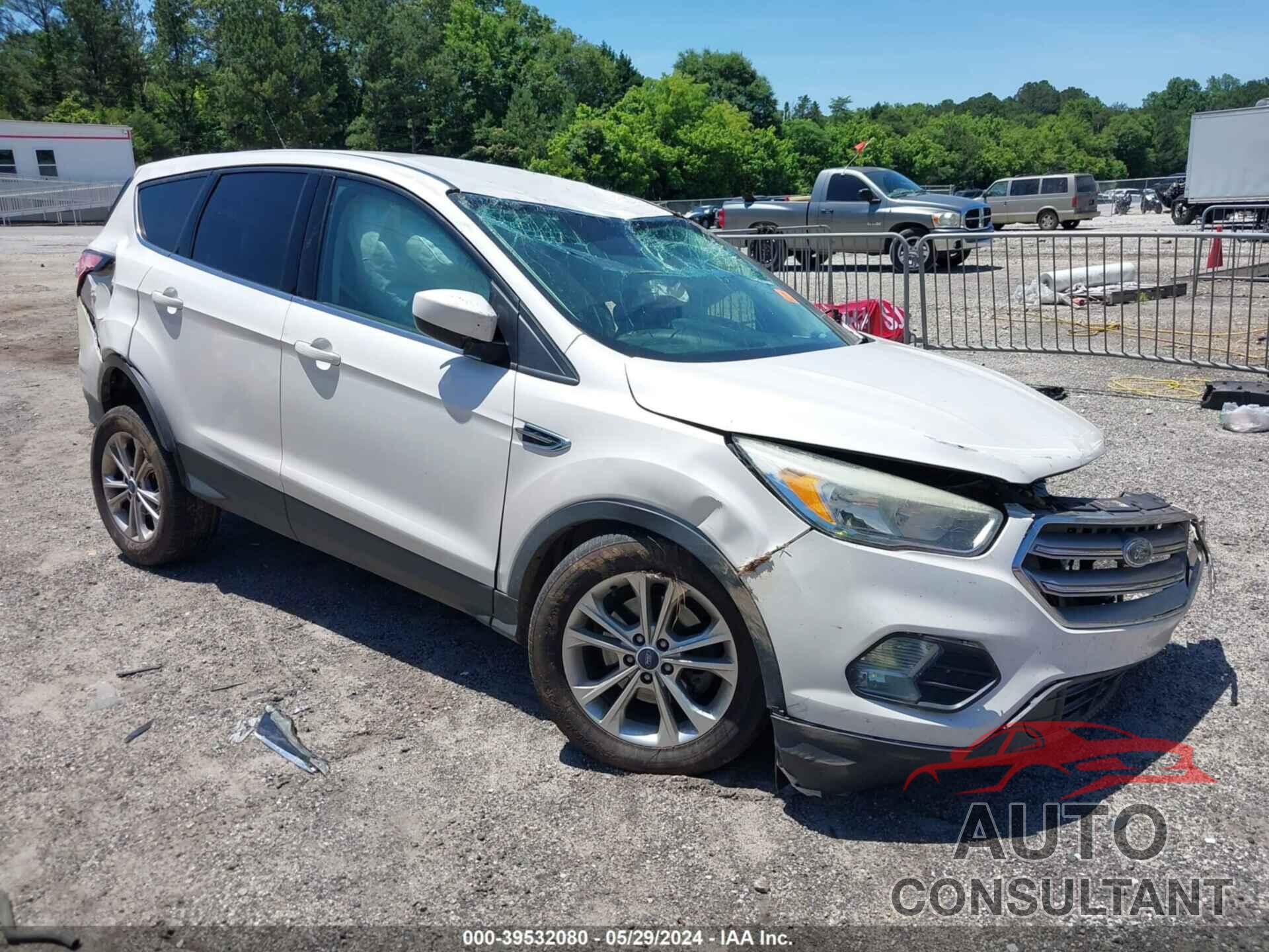 FORD ESCAPE 2017 - 1FMCU0GD7HUC84835